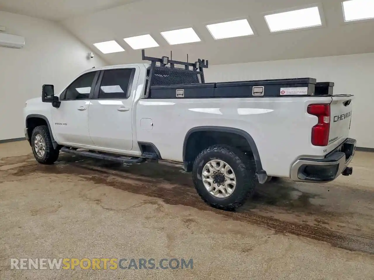 2 Фотография поврежденного автомобиля 1GC1YNEY7PF130406 CHEVROLET ALL Models 2023