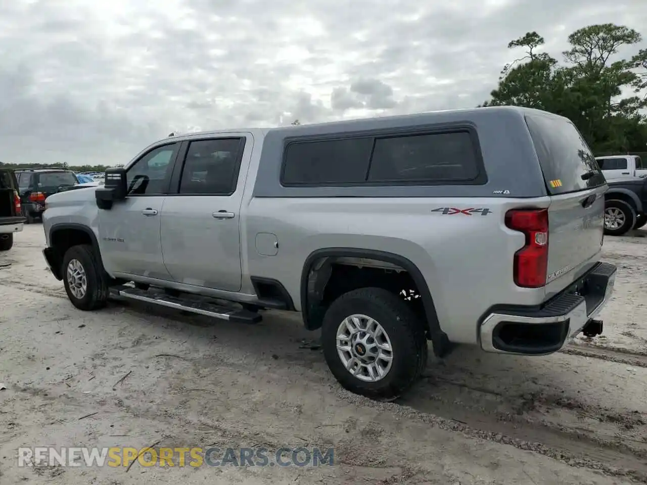 2 fotografías del automóvil dañado 1GC4YNEY6PF178556 CHEVROLET ALL Models 2023