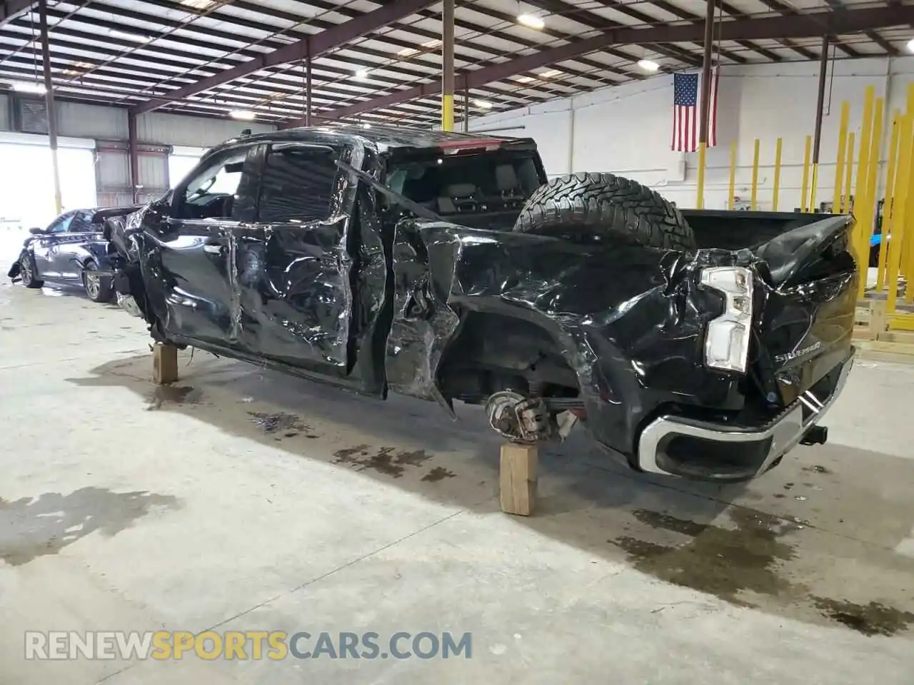 2 Photograph of a damaged car 1GCUDGEL3PZ146593 CHEVROLET ALL Models 2023