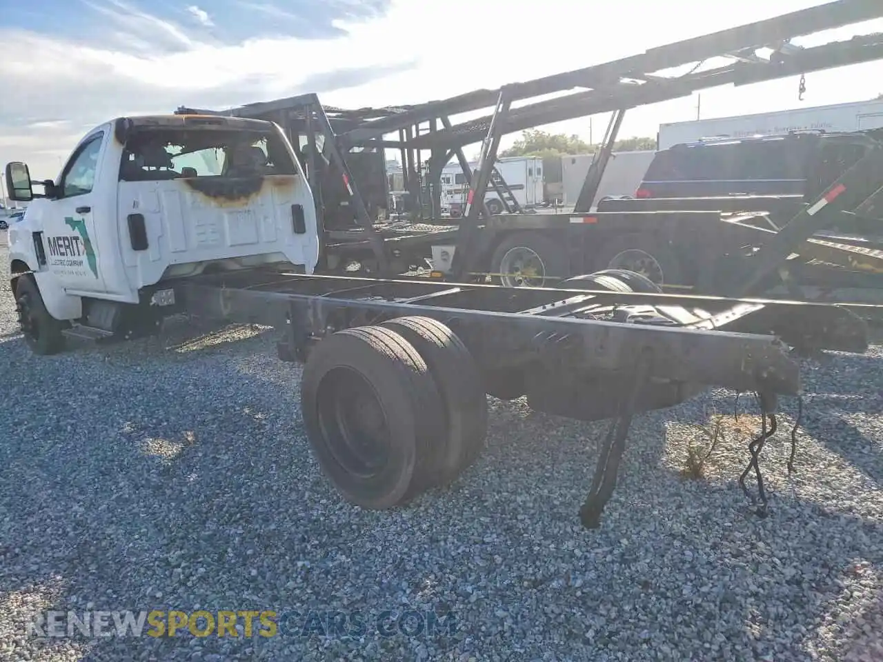 2 Photograph of a damaged car 1HTKHPVK3PH565720 CHEVROLET ALL Models 2023