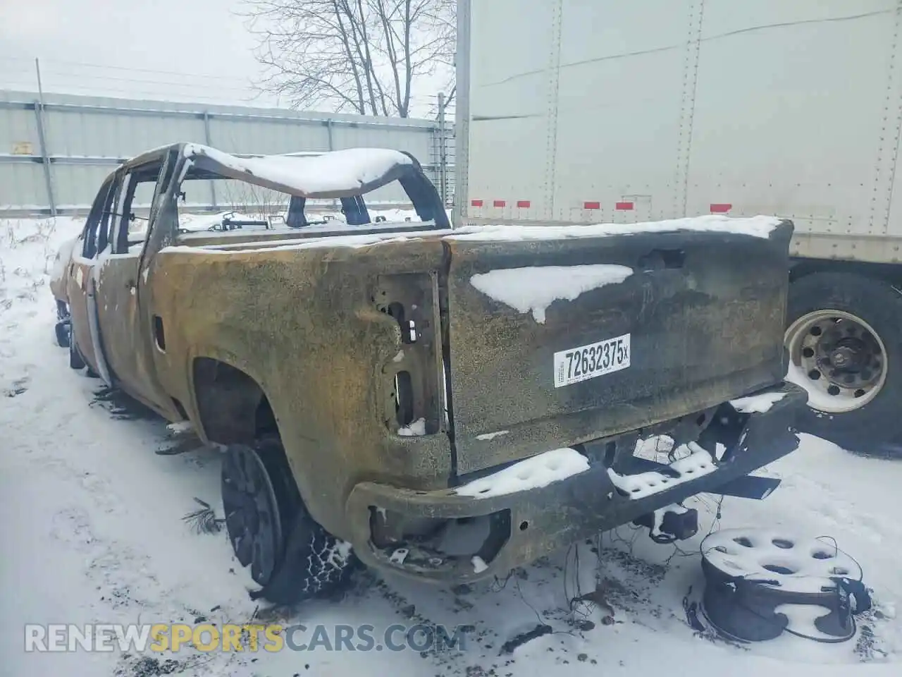 2 Photograph of a damaged car 1GC4YME70RF468781 CHEVROLET ALL Models 2024