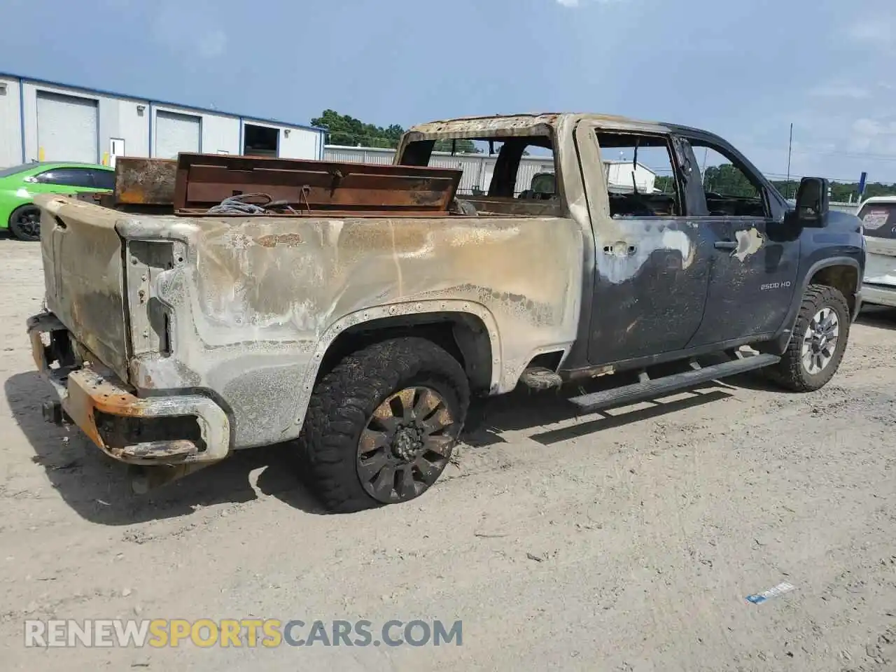 3 Photograph of a damaged car 1GC4YMEY4RF121625 CHEVROLET ALL Models 2024