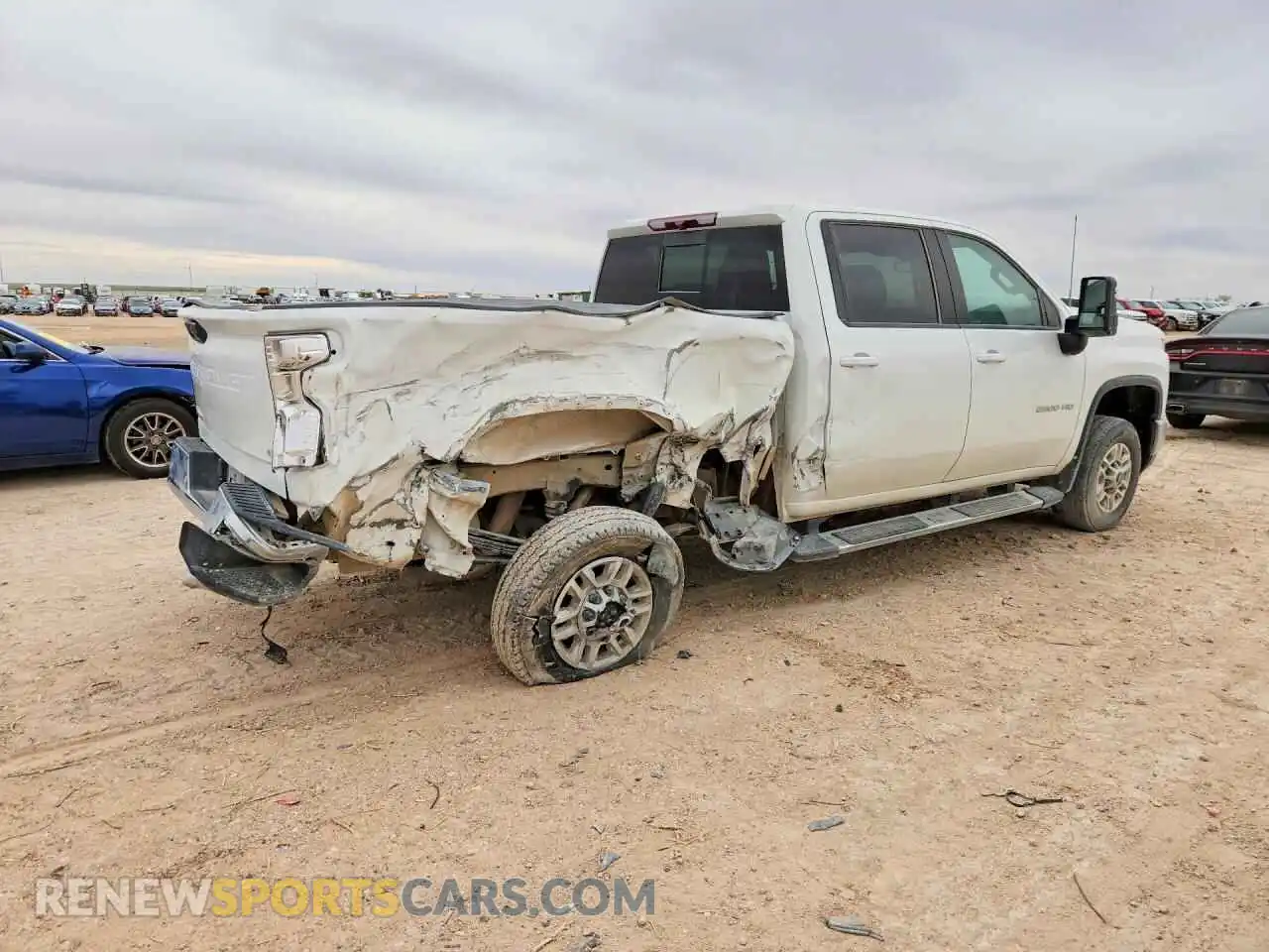 3 Photograph of a damaged car 2GC1YNEY1R1242161 CHEVROLET ALL Models 2024