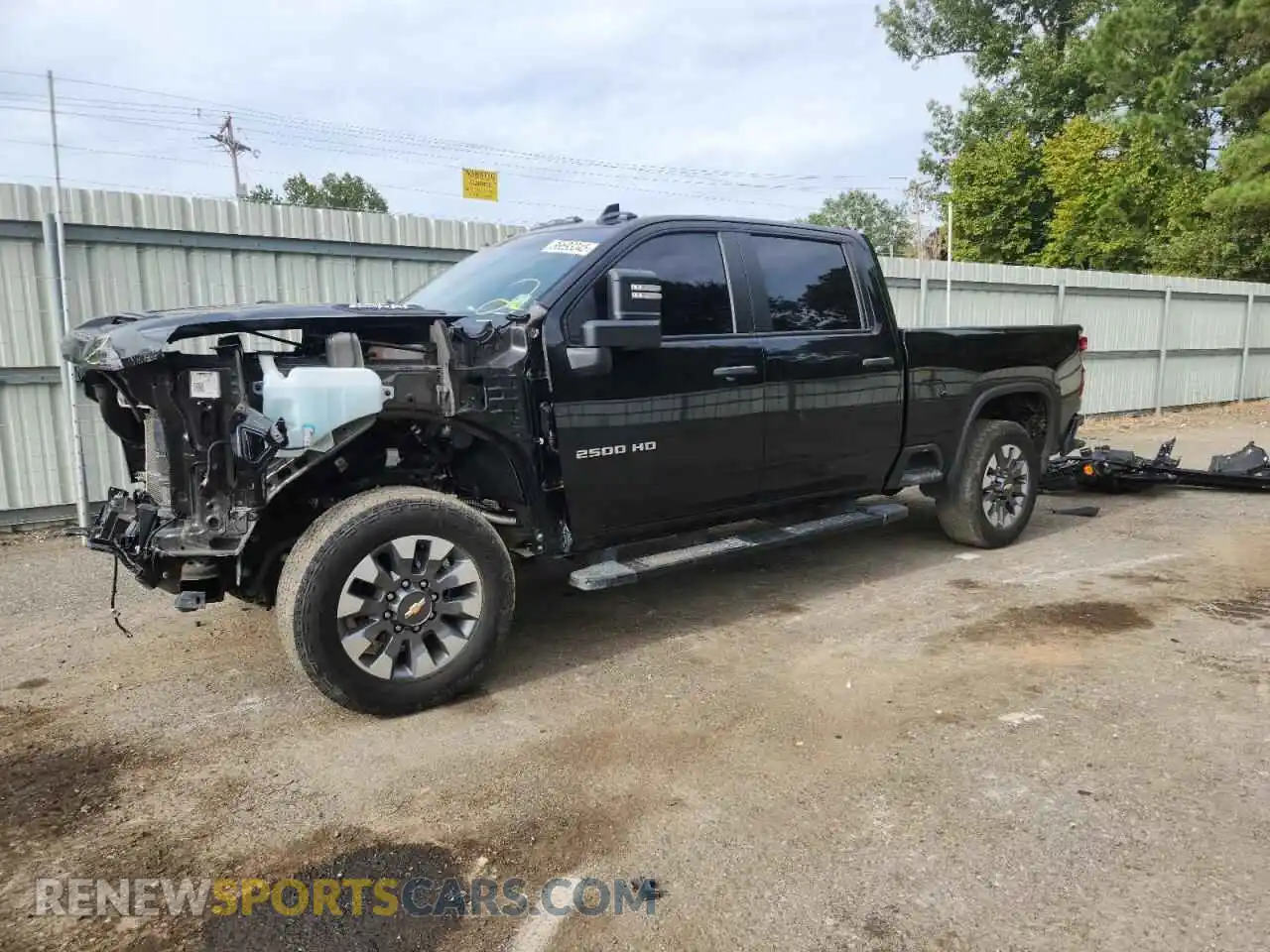 1 Photograph of a damaged car 2GC4YME73R1237168 CHEVROLET ALL Models 2024