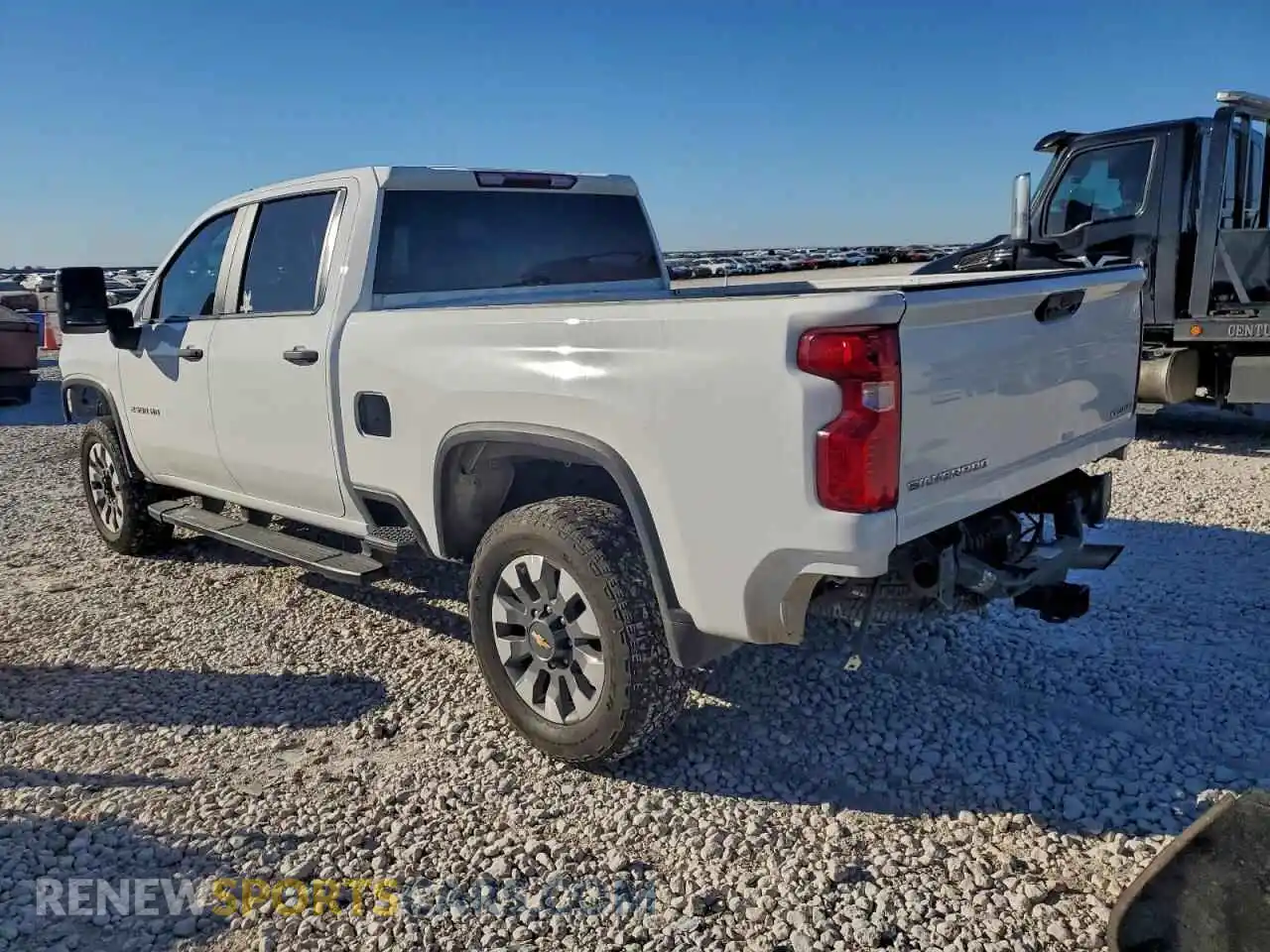 2 Фотография поврежденного автомобиля 2GC4YME7XR1138055 CHEVROLET ALL Models 2024