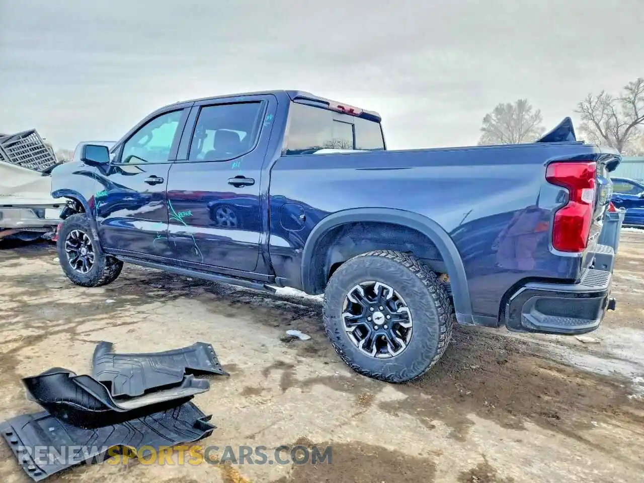 2 Photograph of a damaged car 3GCUDHEL6RG230027 CHEVROLET ALL Models 2024