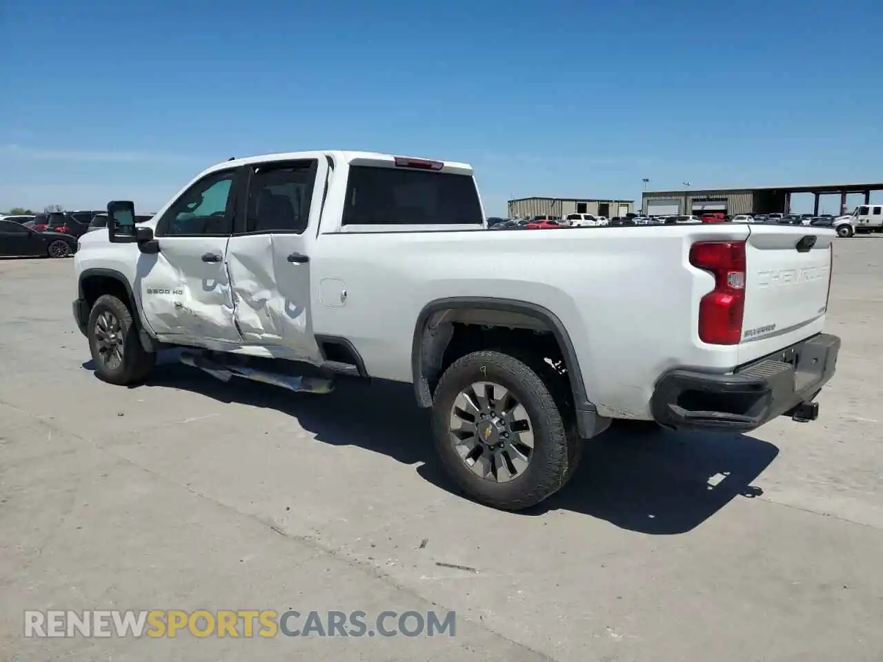 2 Photograph of a damaged car 1GC4KME73SF116608 CHEVROLET ALL Models 2025