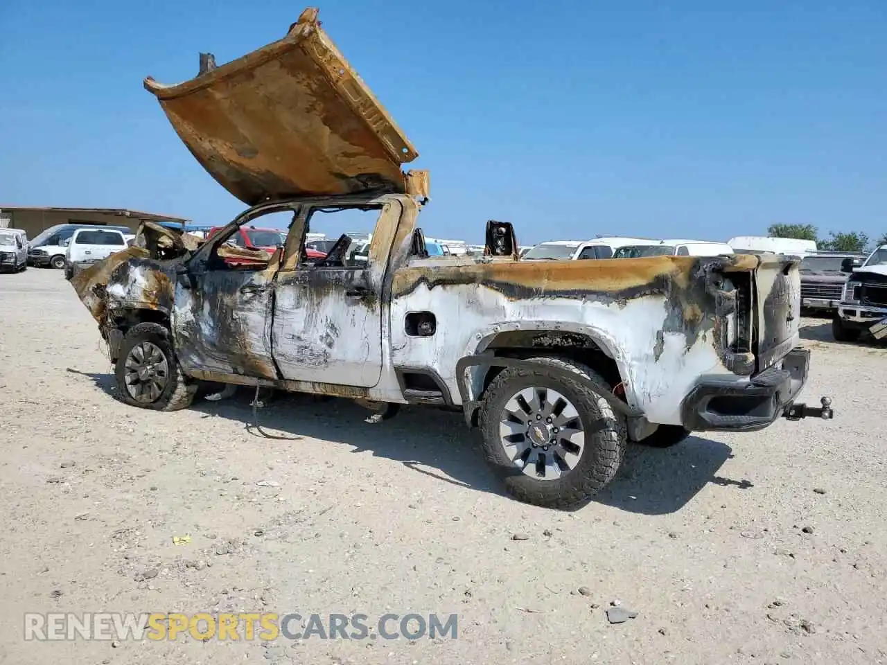 2 Фотография поврежденного автомобиля 1GC4KME79SF153940 CHEVROLET ALL Models 2025