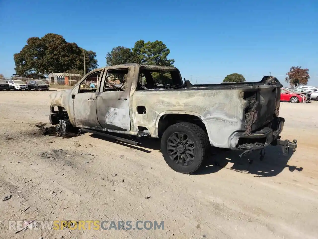2 Photograph of a damaged car 1GC4KRE73SF139593 CHEVROLET ALL Models 2025