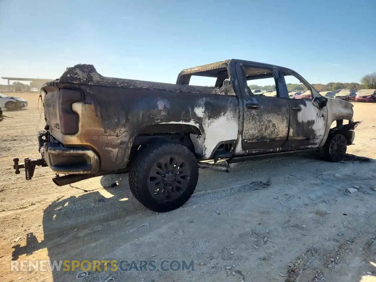 3 Photograph of a damaged car 1GC4KRE73SF139593 CHEVROLET ALL Models 2025
