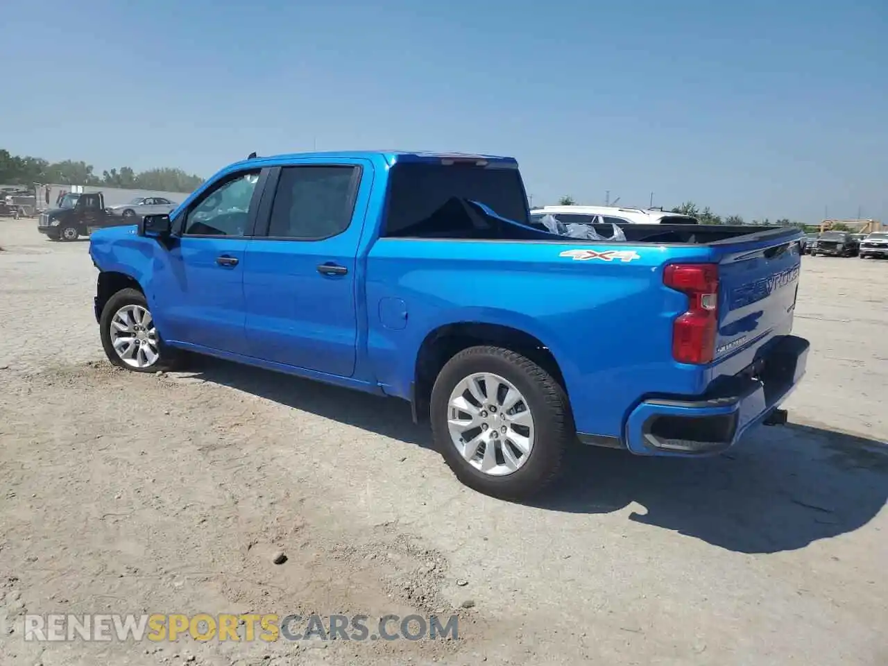 2 fotografías del automóvil dañado 1GCPKBEK8SZ165498 CHEVROLET ALL Models 2025