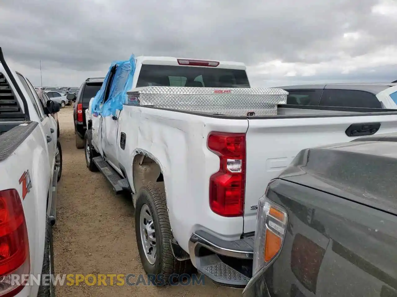 2 Photograph of a damaged car 2GC1KLE77S1173169 CHEVROLET ALL Models 2025