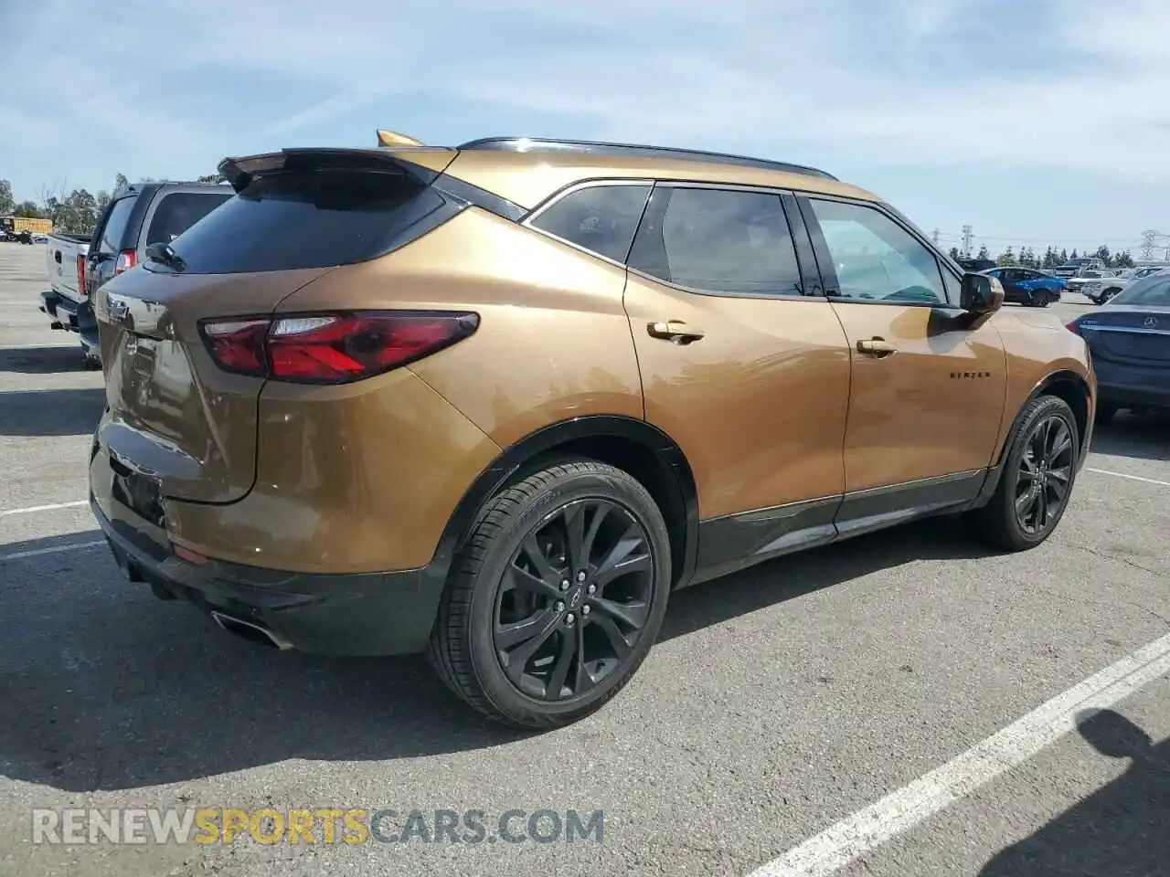 3 Photograph of a damaged car 3GNKBERS0KS654732 CHEVROLET BLAZER 2019