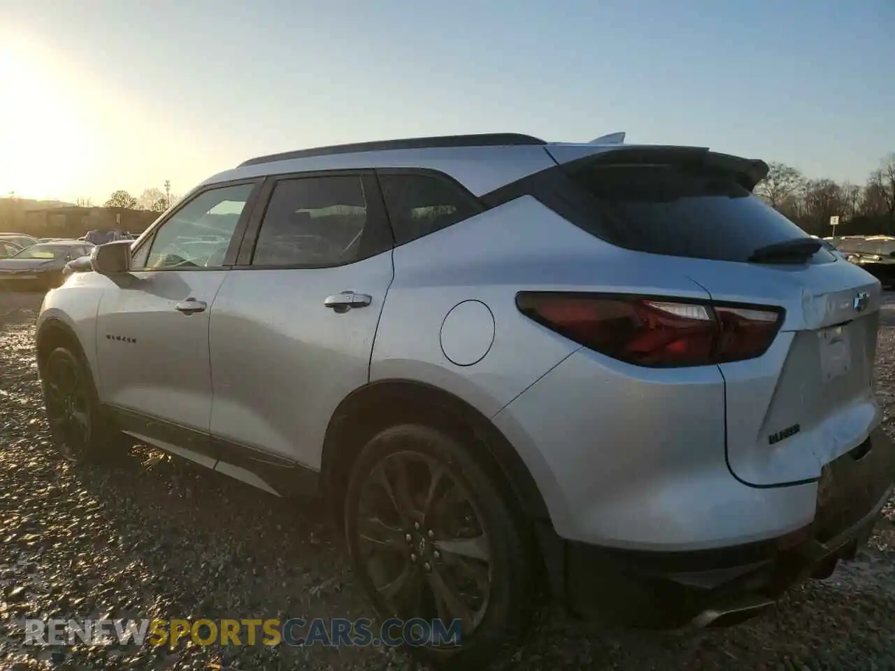 2 Photograph of a damaged car 3GNKBERS1KS673158 CHEVROLET BLAZER 2019