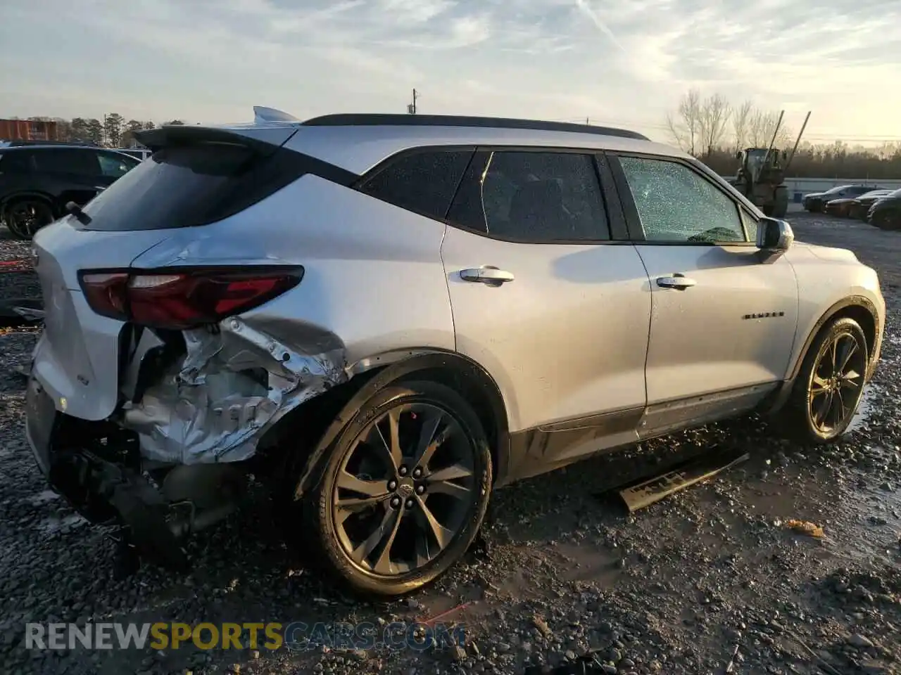 3 Photograph of a damaged car 3GNKBERS1KS673158 CHEVROLET BLAZER 2019