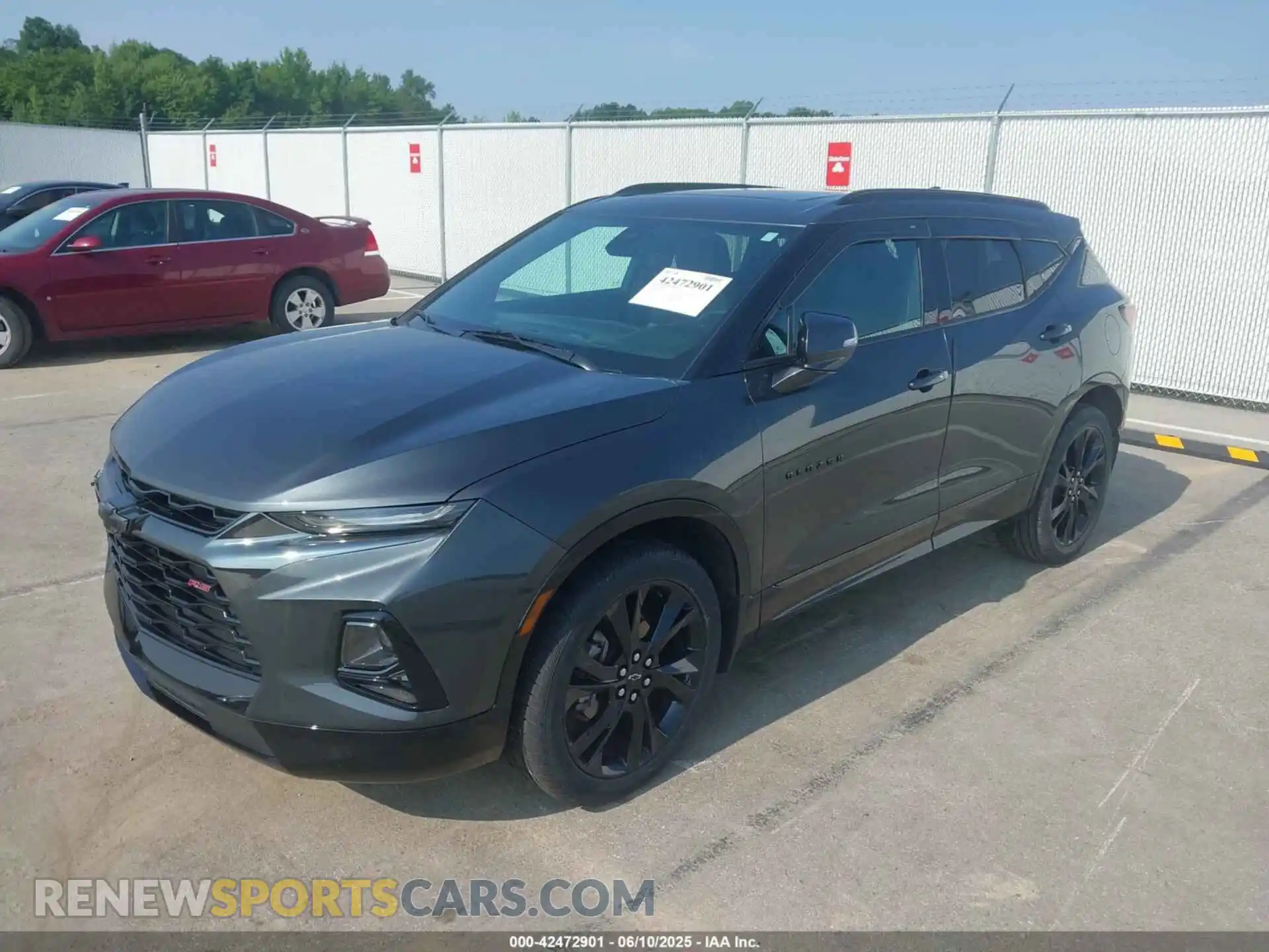 2 Photograph of a damaged car 3GNKBERS2KS703672 CHEVROLET BLAZER 2019