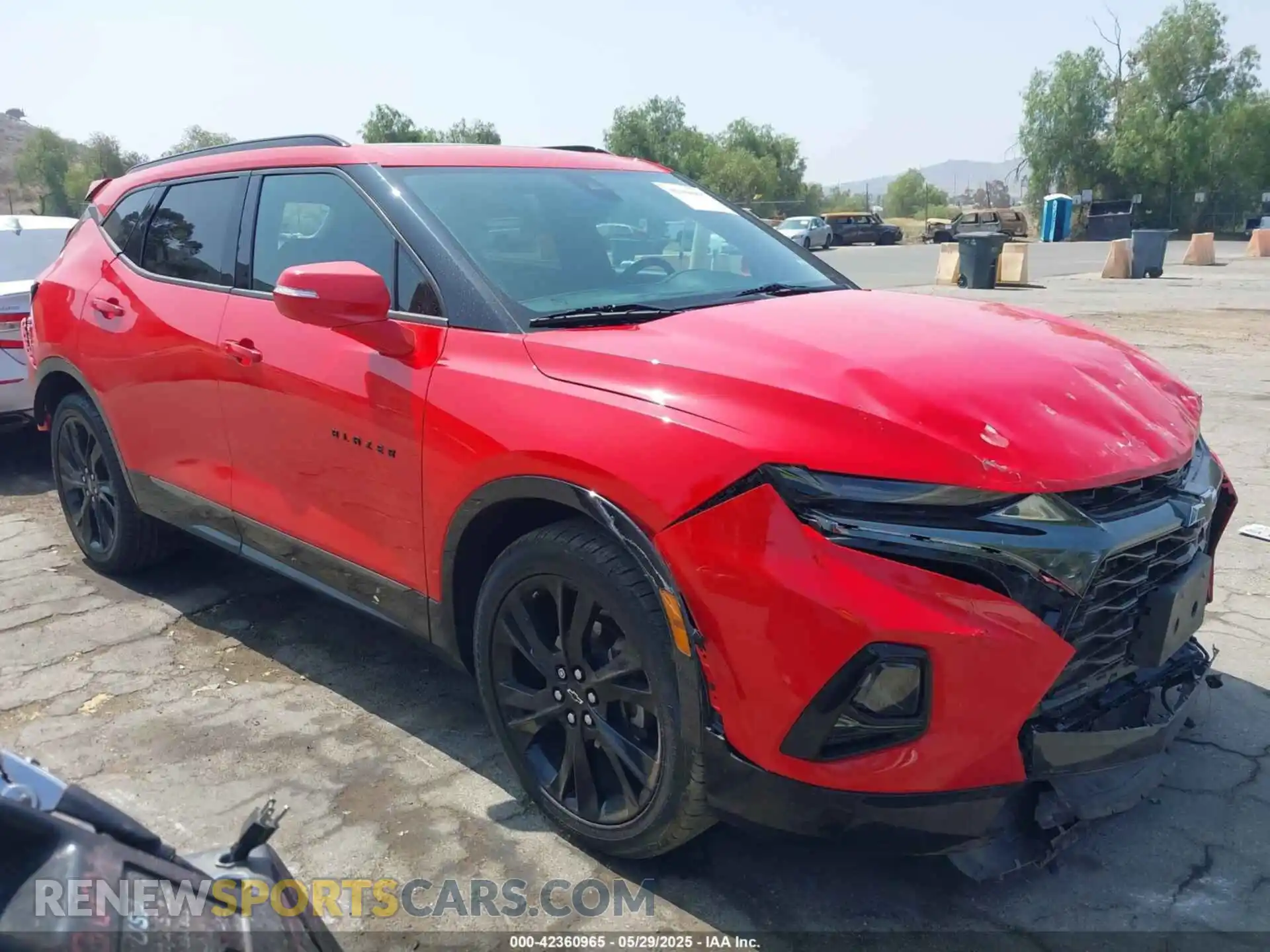 1 Photograph of a damaged car 3GNKBERS9KS646936 CHEVROLET BLAZER 2019