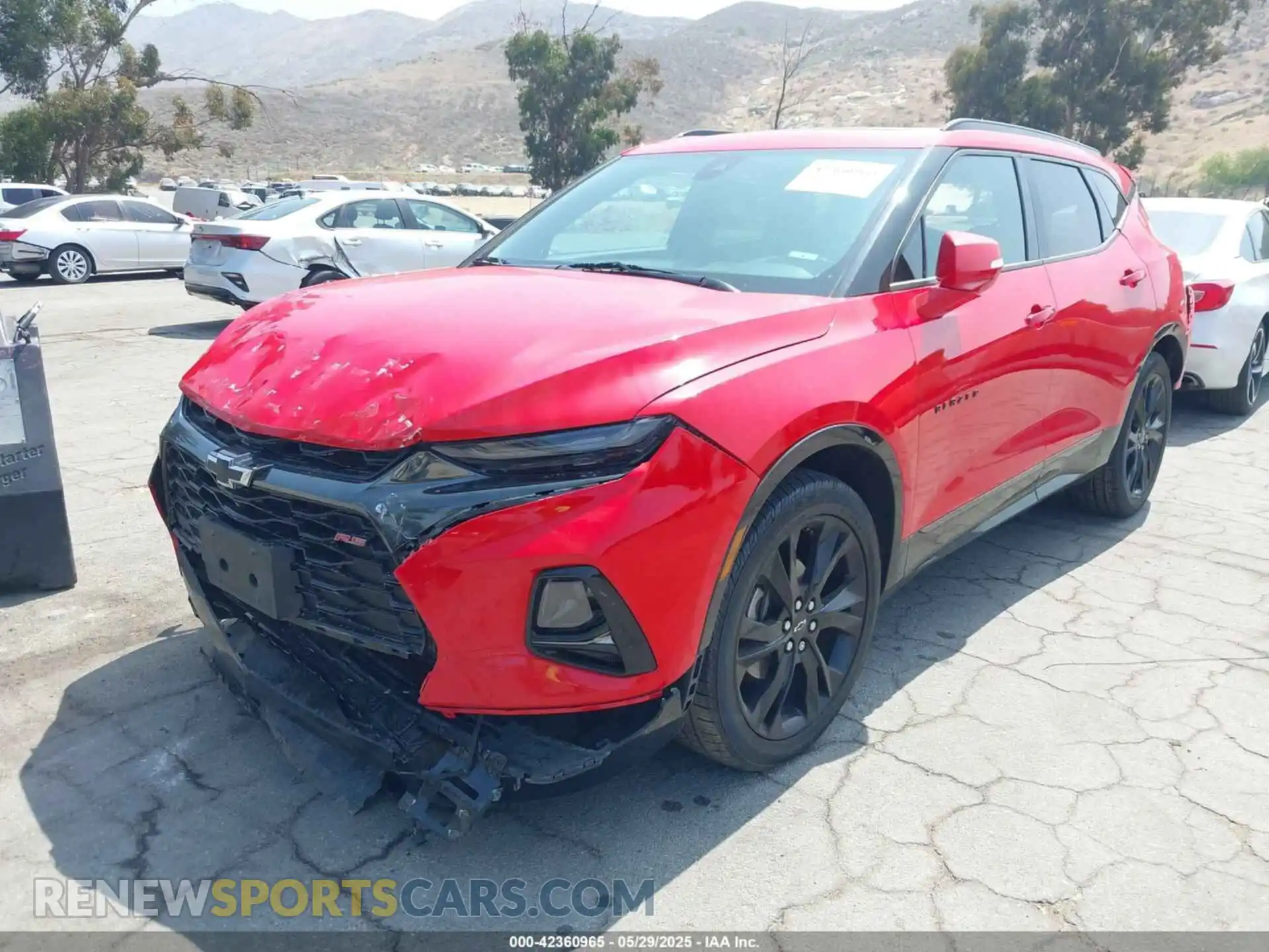 2 Photograph of a damaged car 3GNKBERS9KS646936 CHEVROLET BLAZER 2019