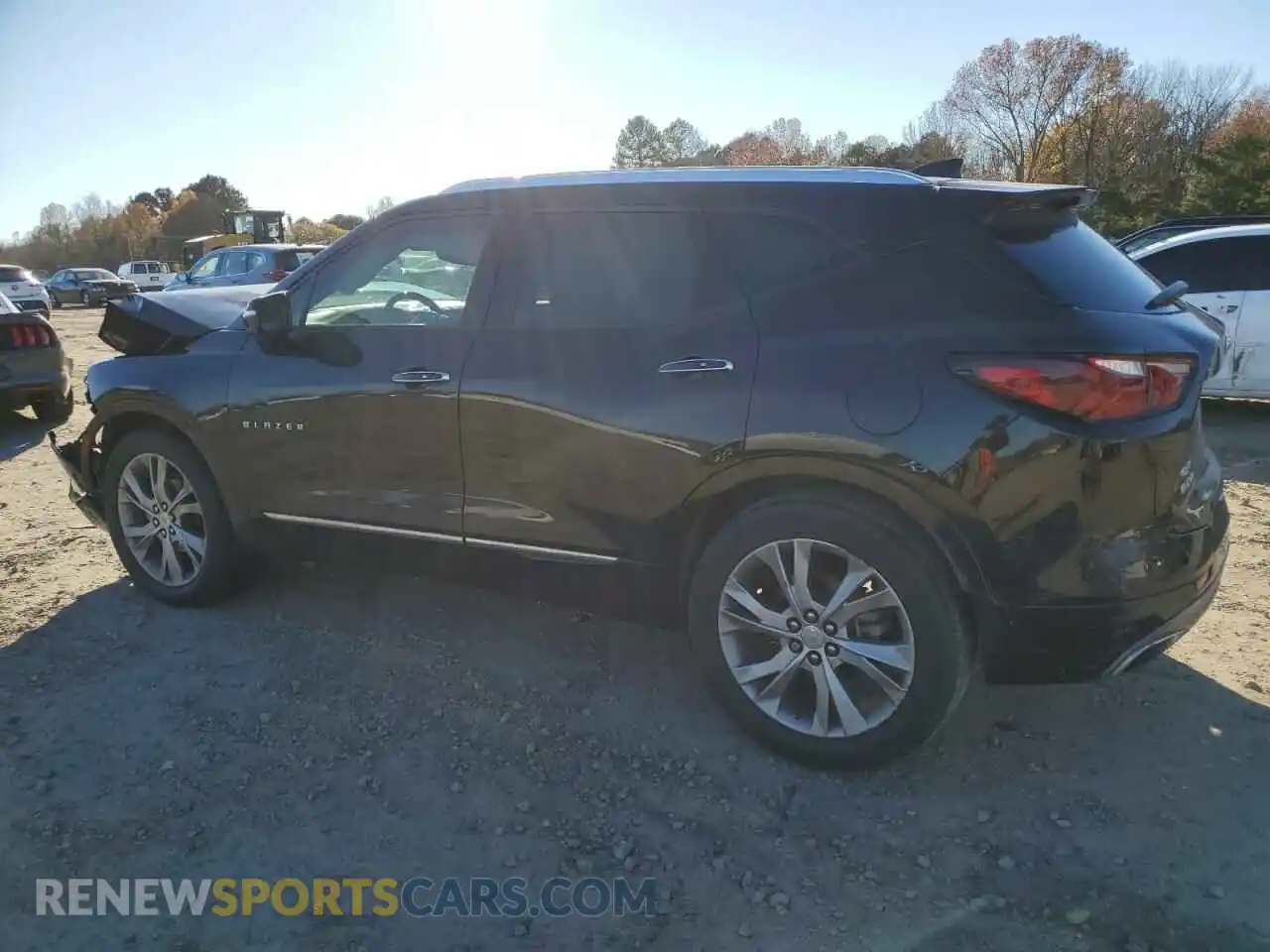 2 fotografías del automóvil dañado 3GNKBFRS1KS694470 CHEVROLET BLAZER 2019