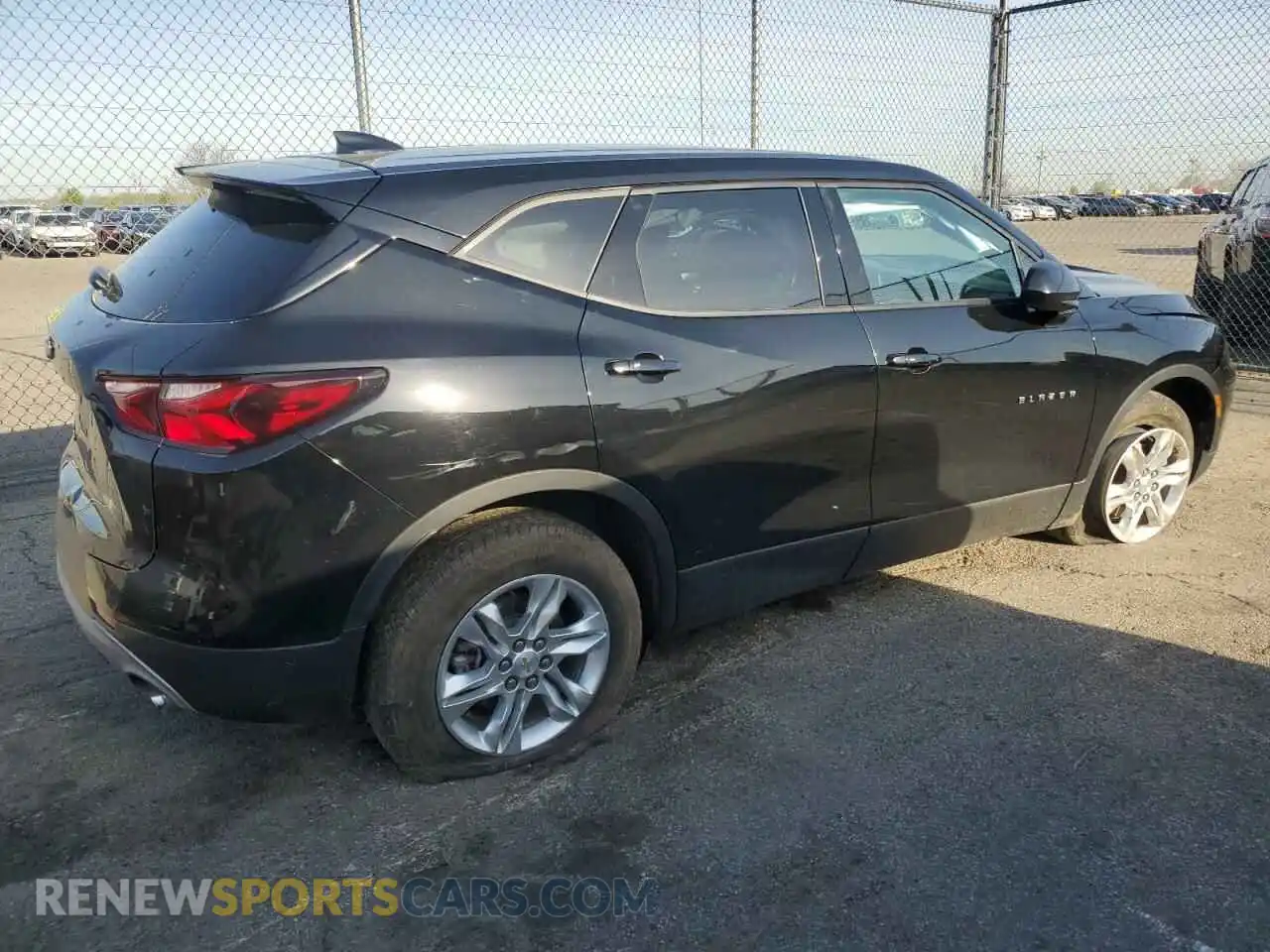 3 Photograph of a damaged car 3GNKBGRS5KS658691 CHEVROLET BLAZER 2019