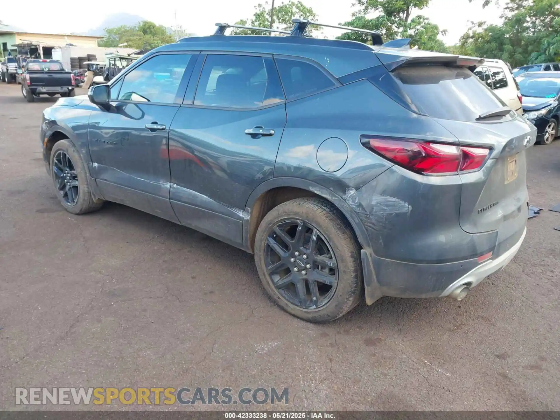 3 Photograph of a damaged car 3GNKBHRS4KS666707 CHEVROLET BLAZER 2019