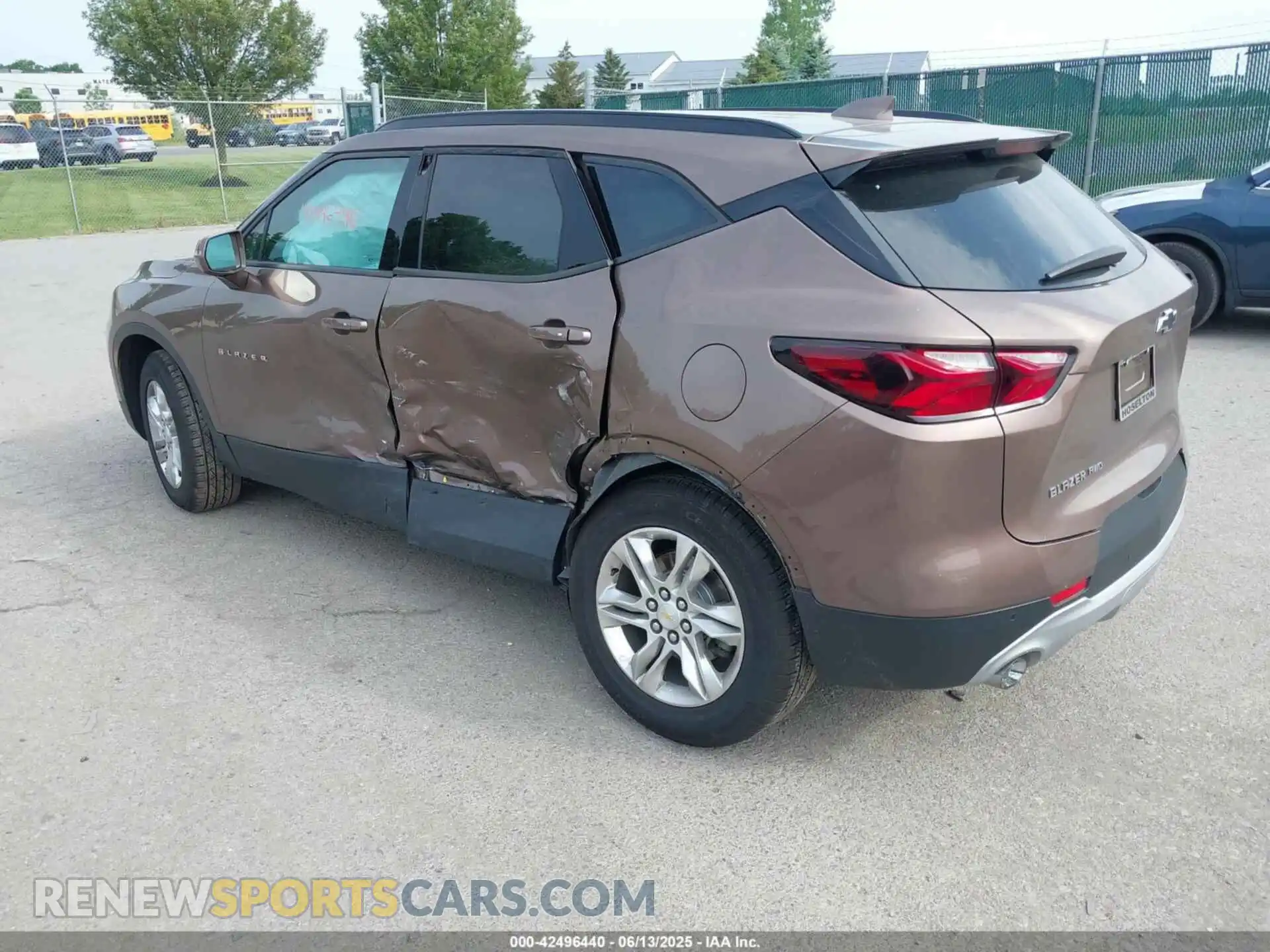 3 Photograph of a damaged car 3GNKBHRS8KS660909 CHEVROLET BLAZER 2019