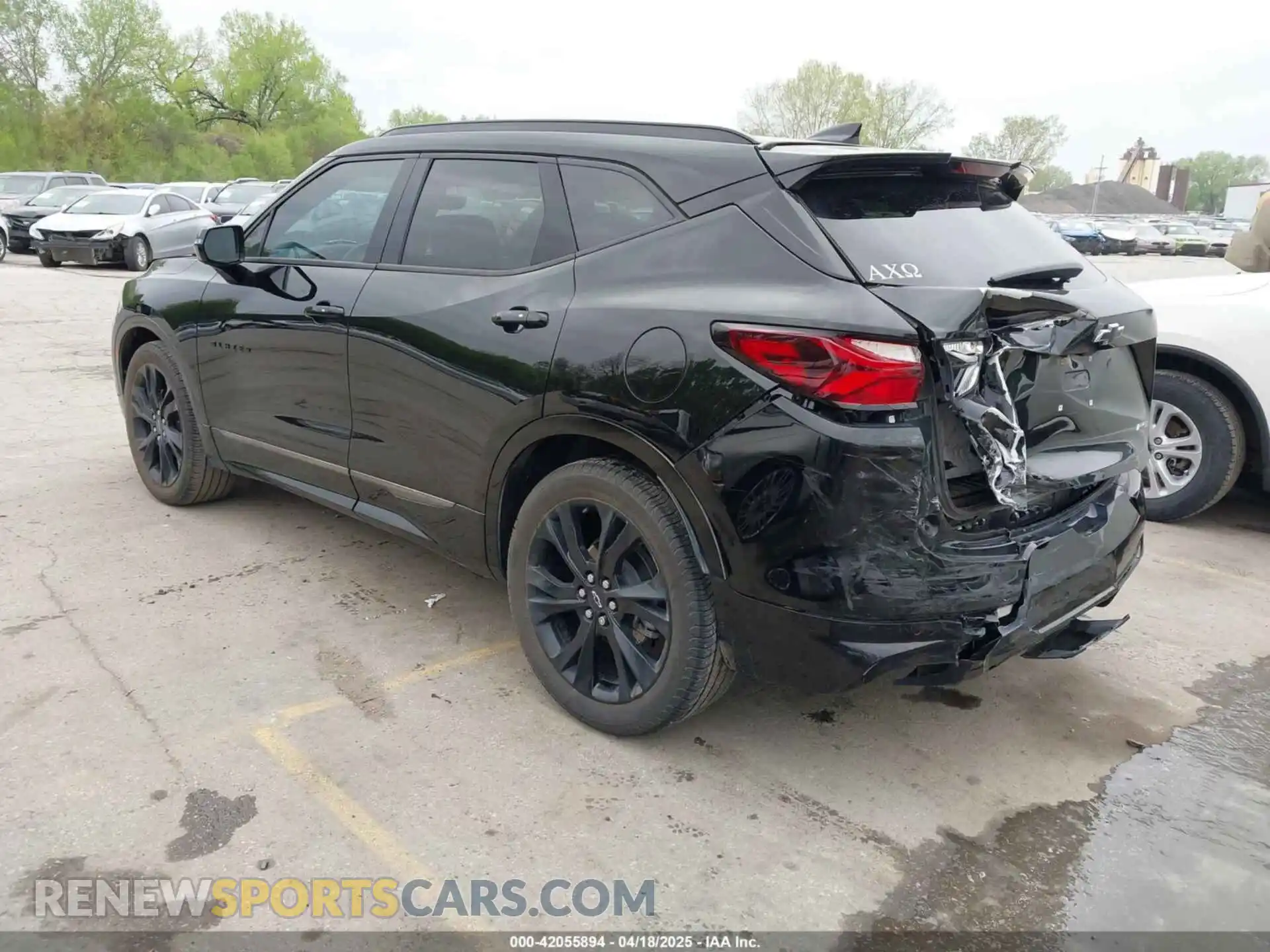 3 Photograph of a damaged car 3GNKBJRS8KS589136 CHEVROLET BLAZER 2019