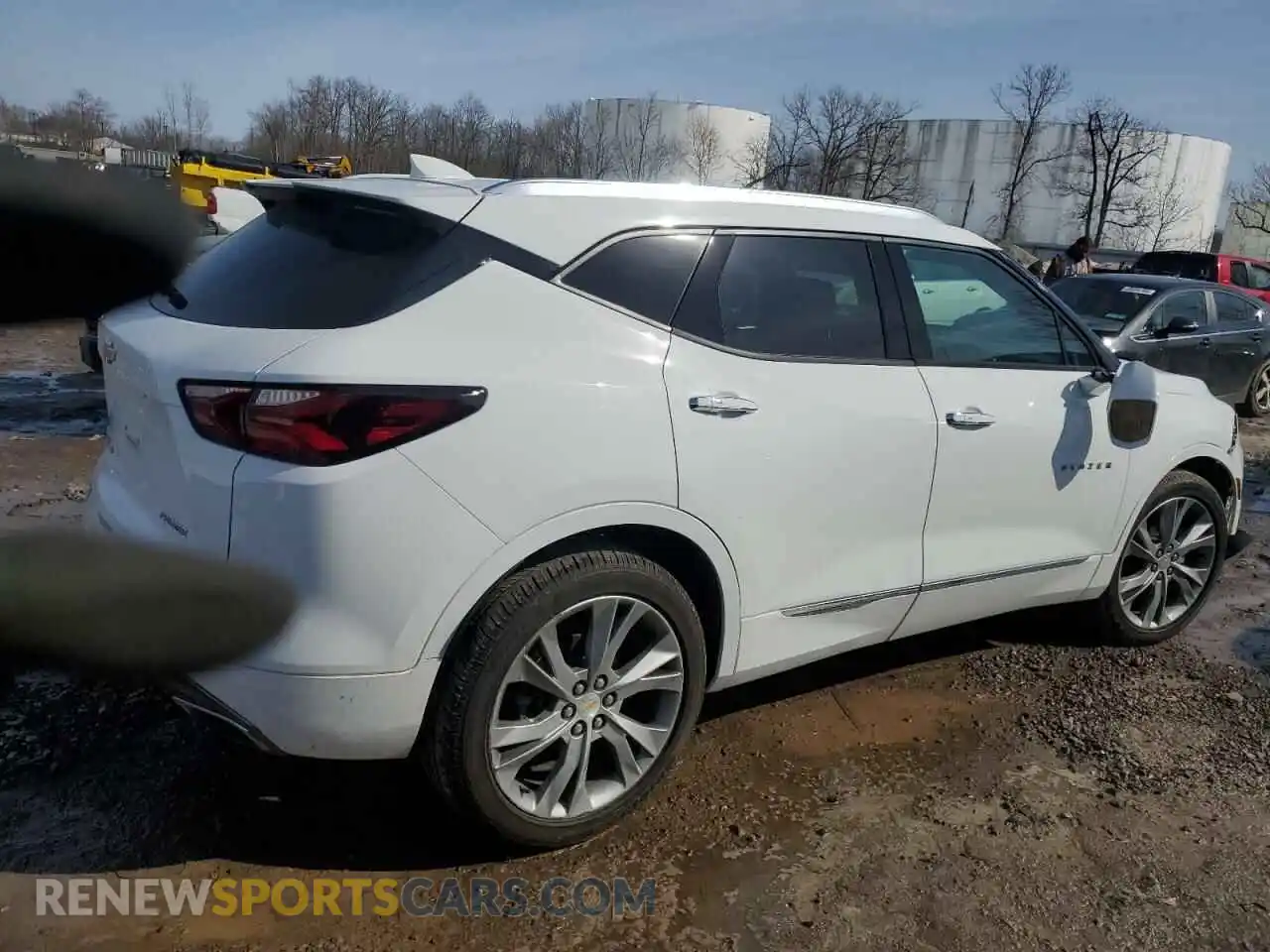 3 Photograph of a damaged car 3GNKBKRS9KS624126 CHEVROLET BLAZER 2019