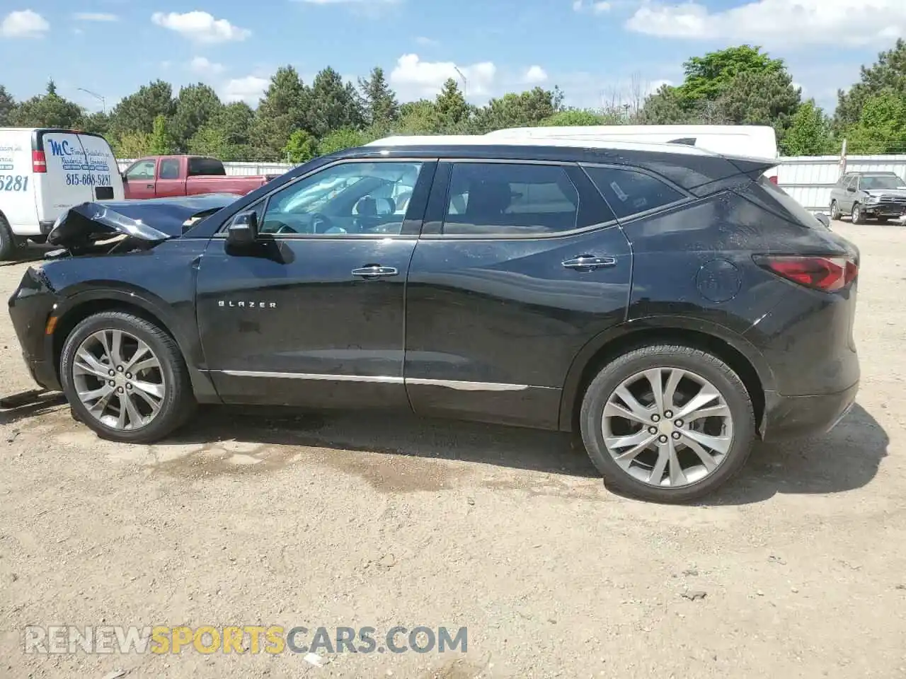 2 Photograph of a damaged car 3GNKBKRSXKS654834 CHEVROLET BLAZER 2019