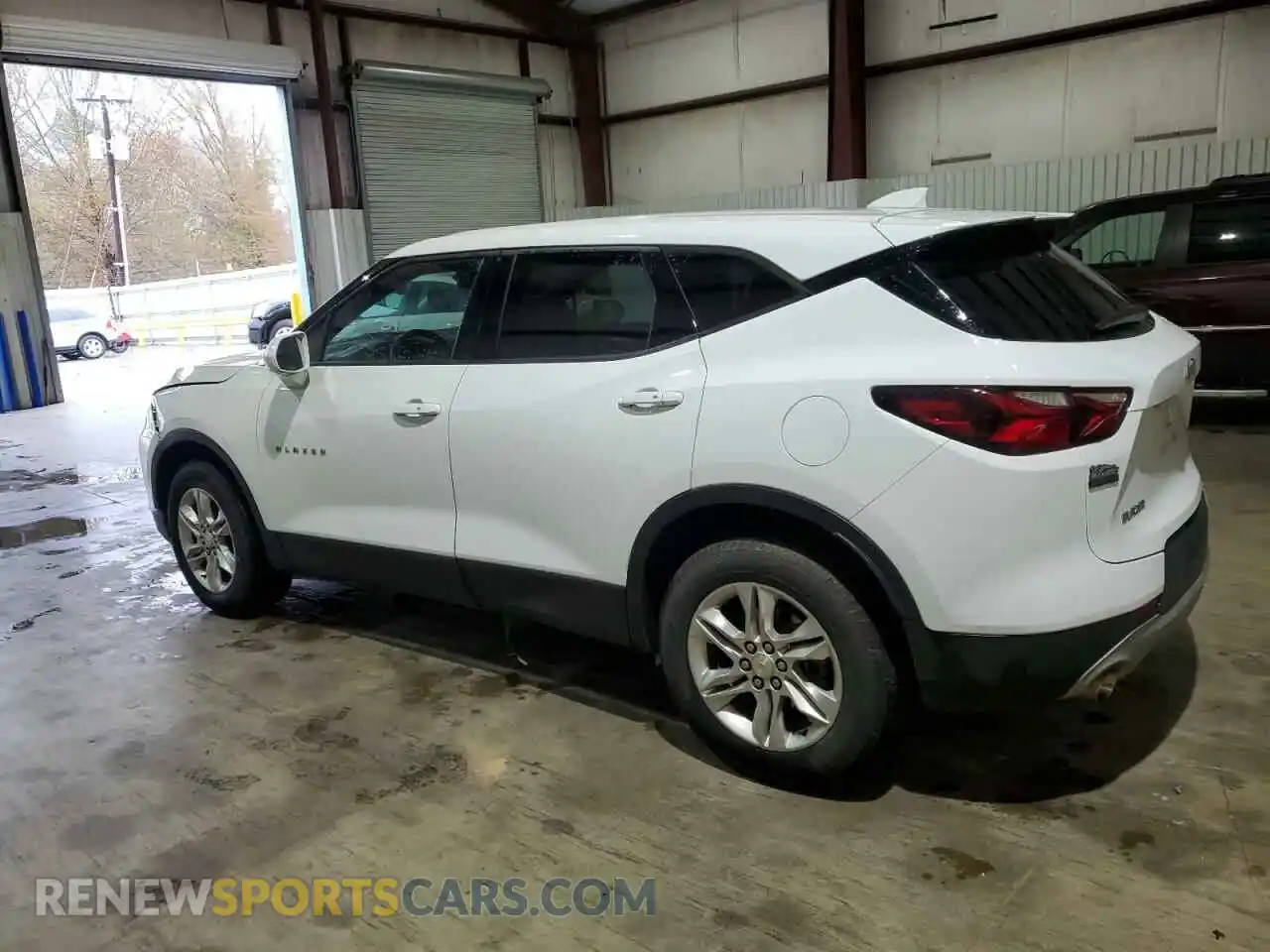 2 Photograph of a damaged car 3GNKBBRA1LS680229 CHEVROLET BLAZER 2020