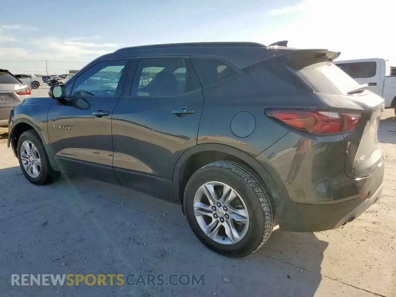 2 Photograph of a damaged car 3GNKBBRA2LS537967 CHEVROLET BLAZER 2020