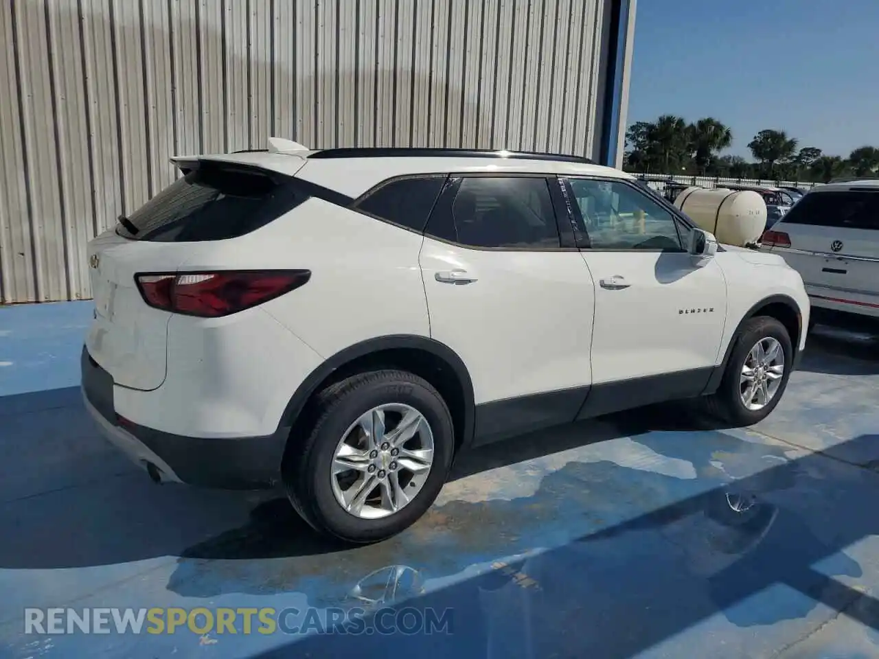 3 Photograph of a damaged car 3GNKBBRA2LS587557 CHEVROLET BLAZER 2020