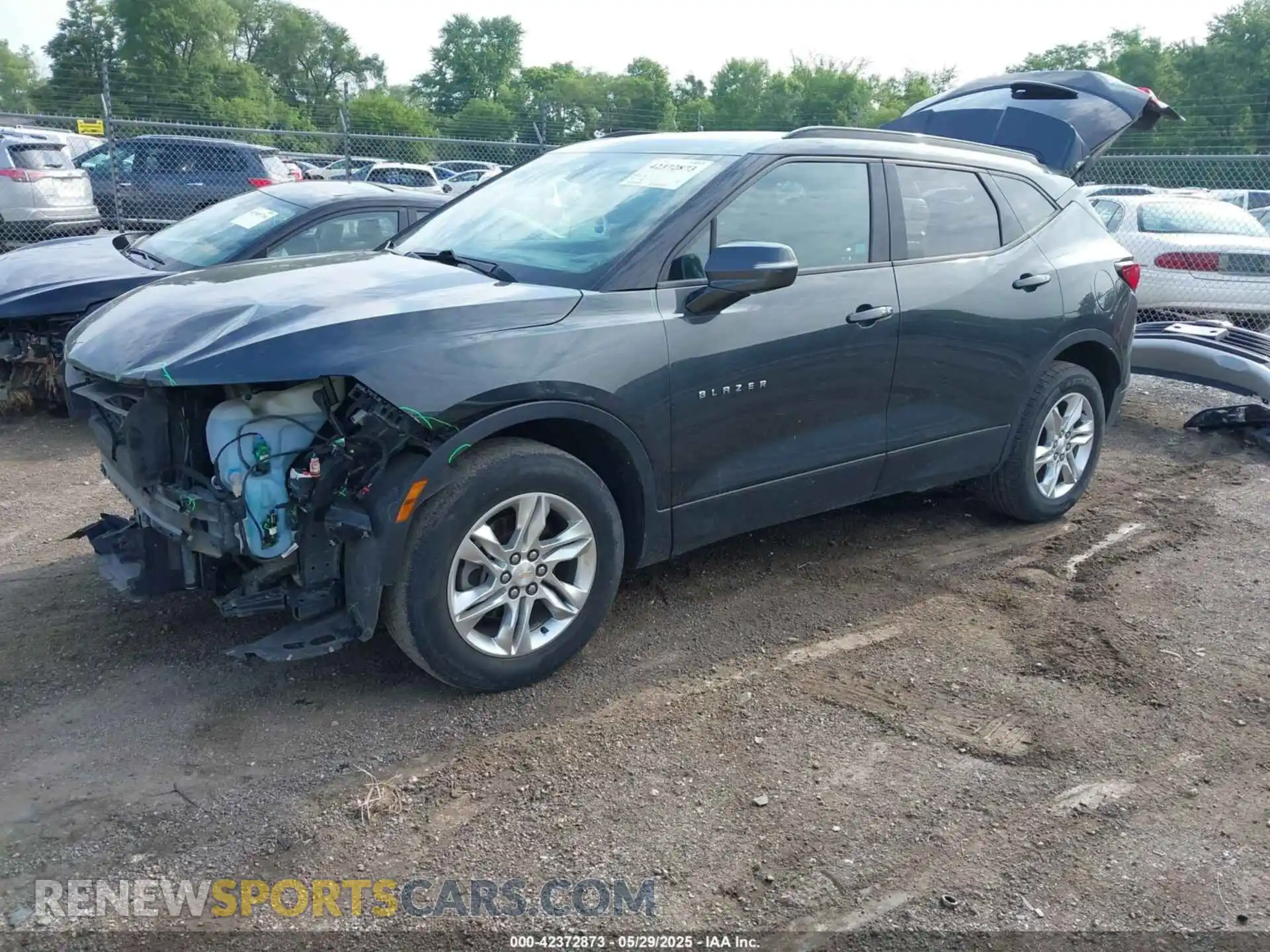 2 Photograph of a damaged car 3GNKBBRA7LS628300 CHEVROLET BLAZER 2020