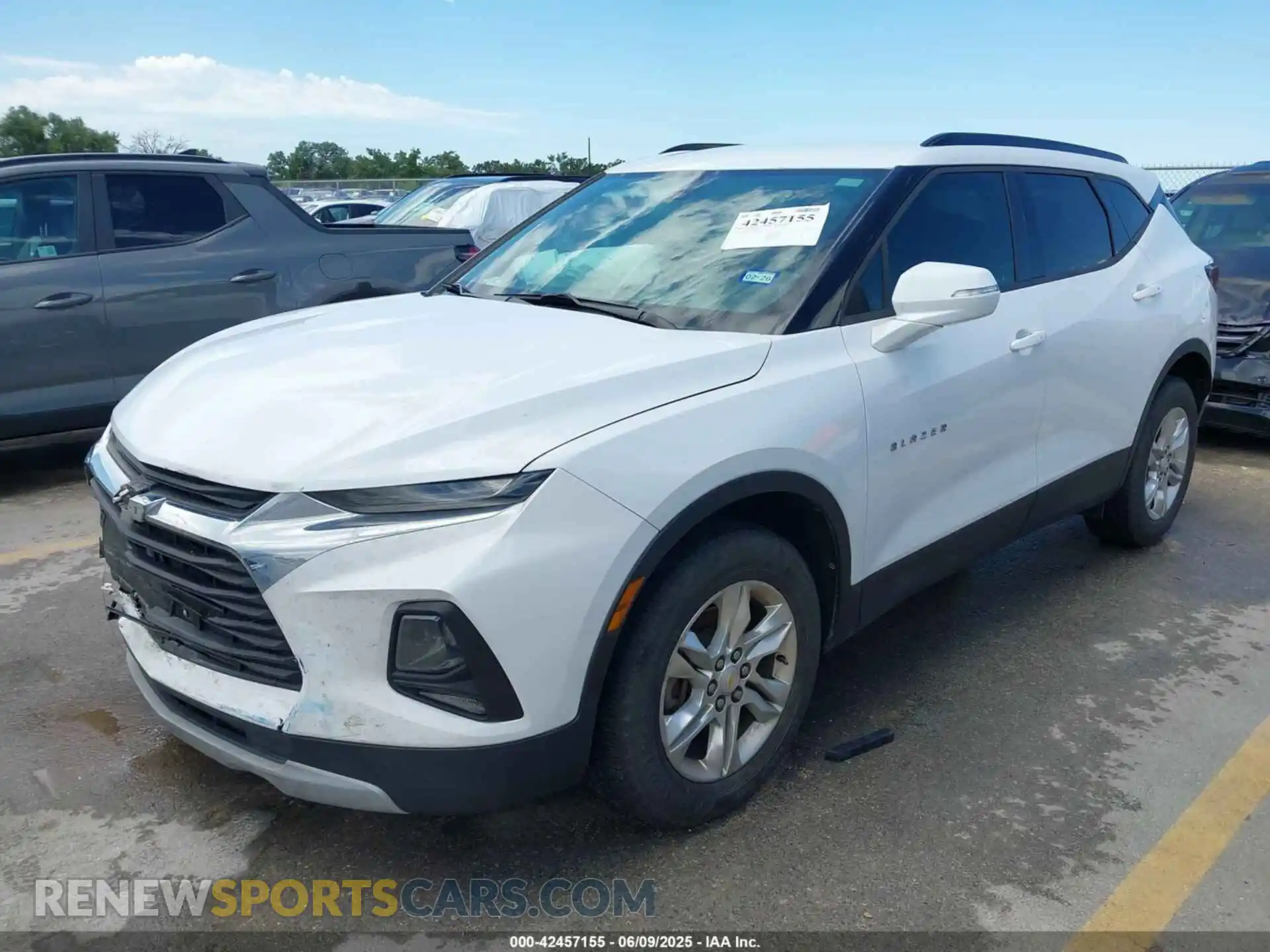 2 Photograph of a damaged car 3GNKBBRAXLS597320 CHEVROLET BLAZER 2020
