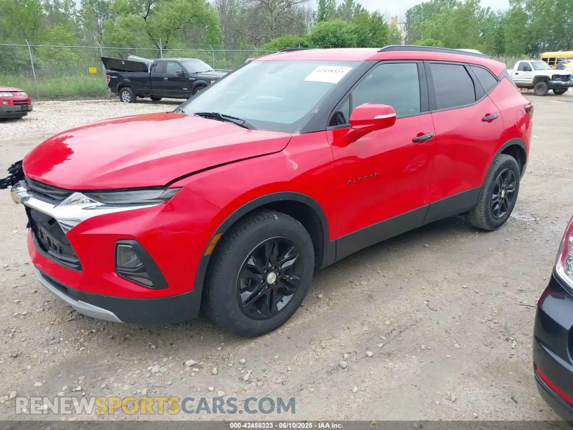 2 Photograph of a damaged car 3GNKBCR45LS662204 CHEVROLET BLAZER 2020