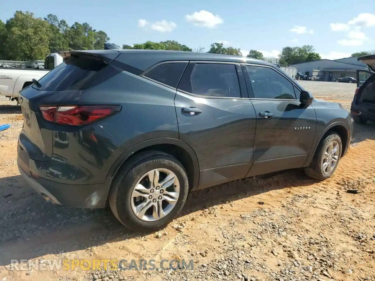 3 Photograph of a damaged car 3GNKBCR46LS646593 CHEVROLET BLAZER 2020