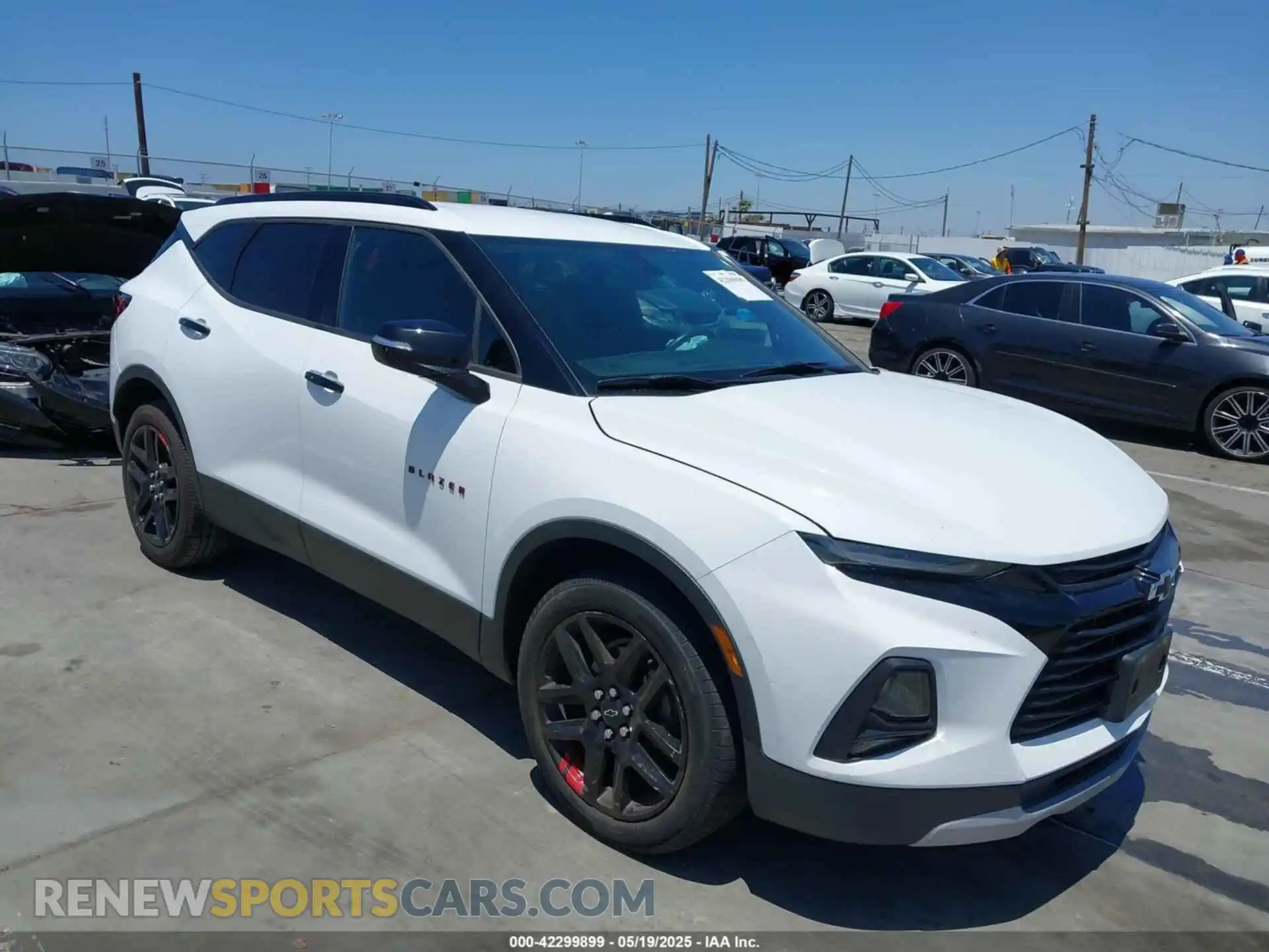 1 Photograph of a damaged car 3GNKBCR48LS659930 CHEVROLET BLAZER 2020