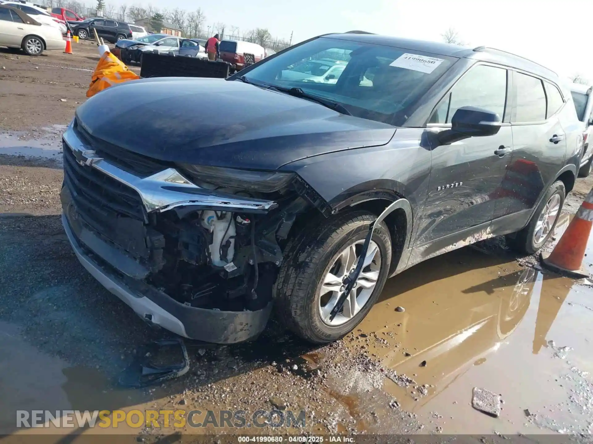 2 Photograph of a damaged car 3GNKBCR49LS632879 CHEVROLET BLAZER 2020