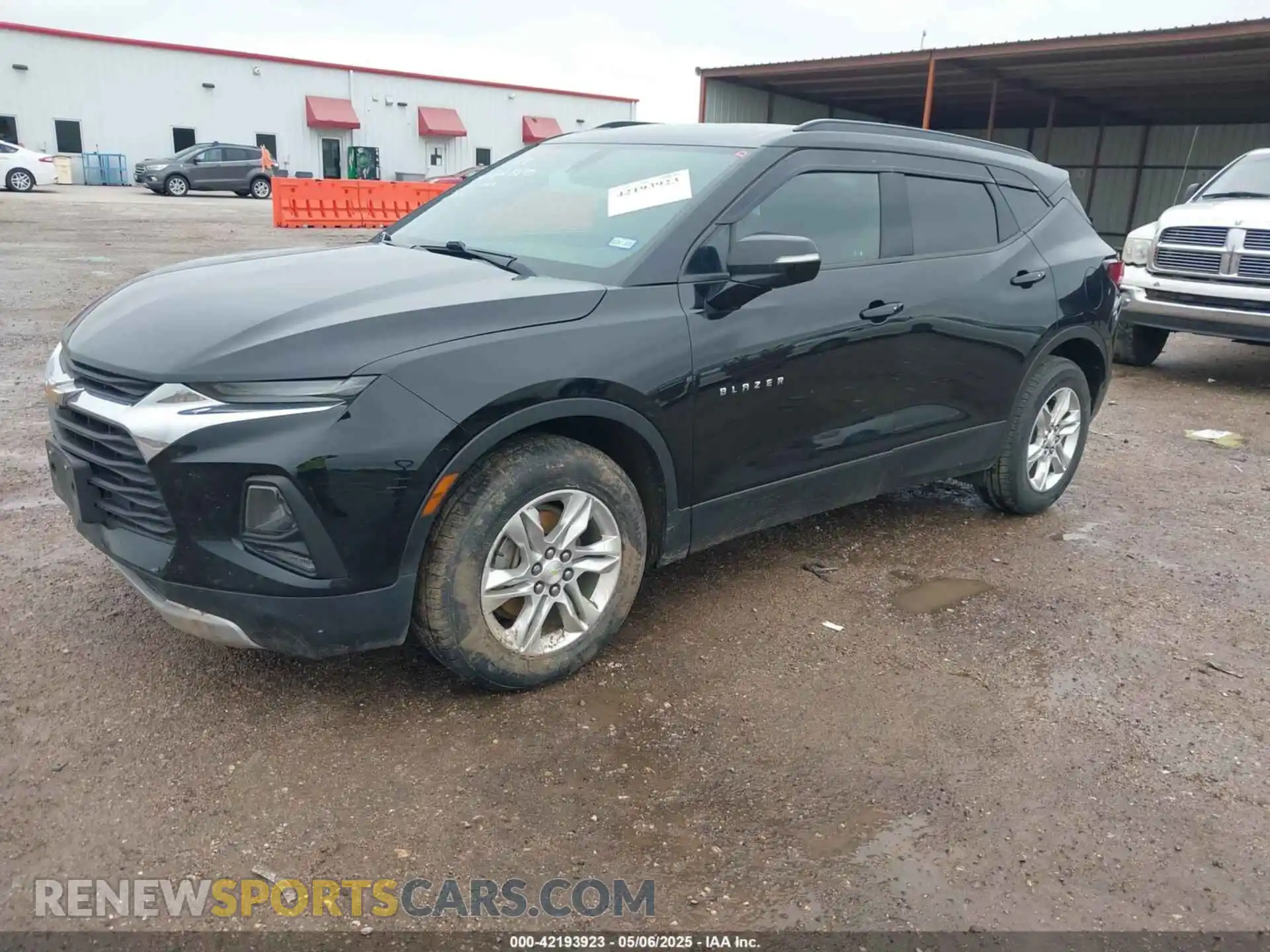 2 Photograph of a damaged car 3GNKBCRS0LS616603 CHEVROLET BLAZER 2020