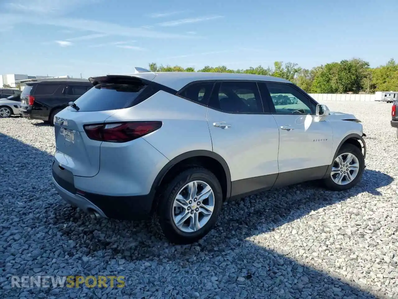 3 Photograph of a damaged car 3GNKBCRS0LS624085 CHEVROLET BLAZER 2020
