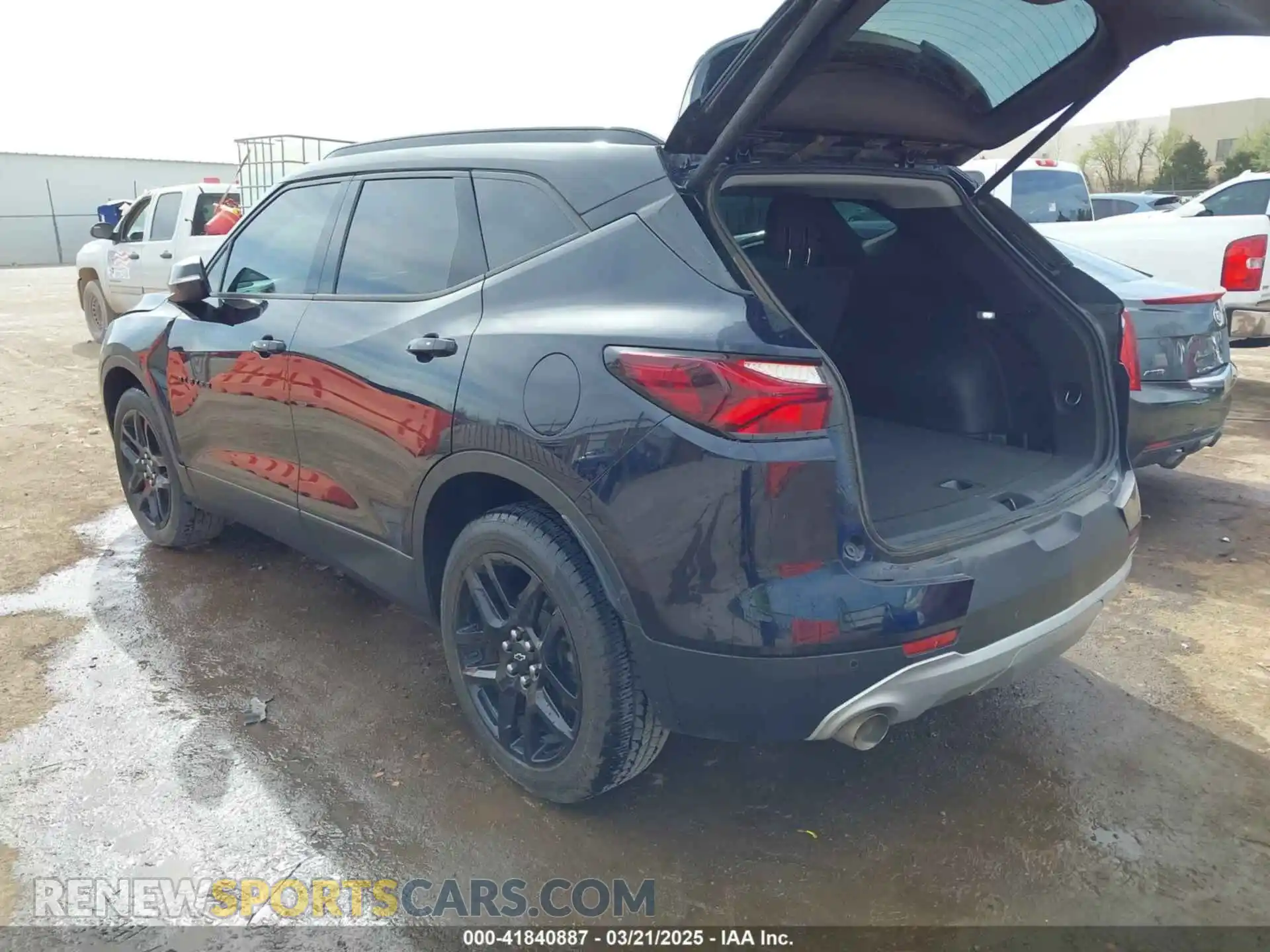 3 Photograph of a damaged car 3GNKBCRS1LS558386 CHEVROLET BLAZER 2020