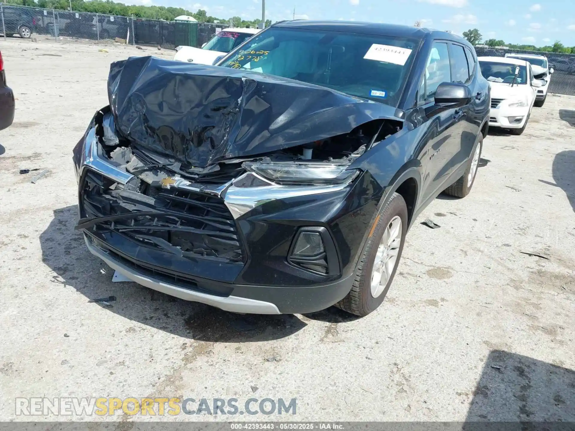 2 Photograph of a damaged car 3GNKBCRS4LS598669 CHEVROLET BLAZER 2020