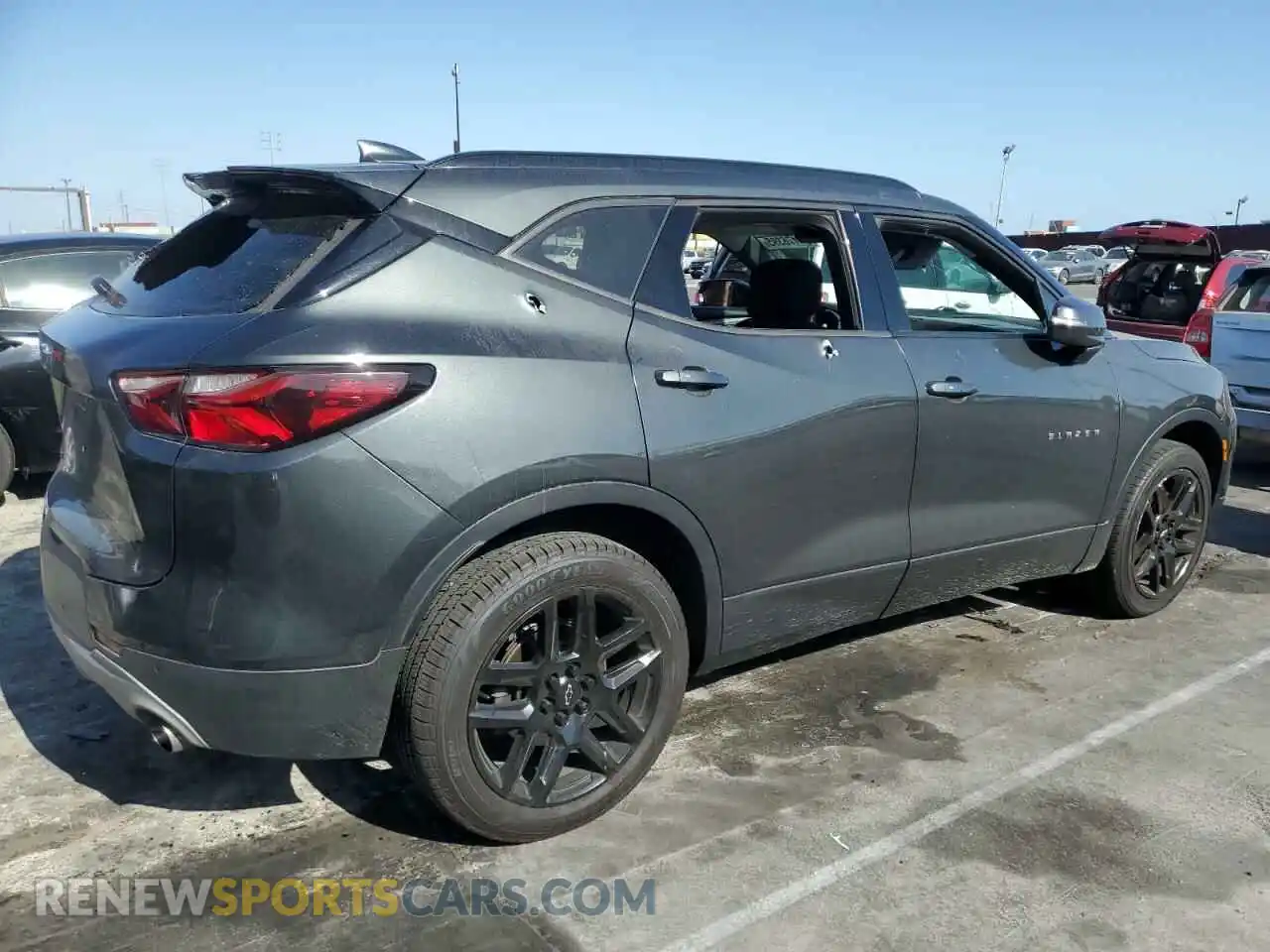 3 Photograph of a damaged car 3GNKBCRS5LS670091 CHEVROLET BLAZER 2020