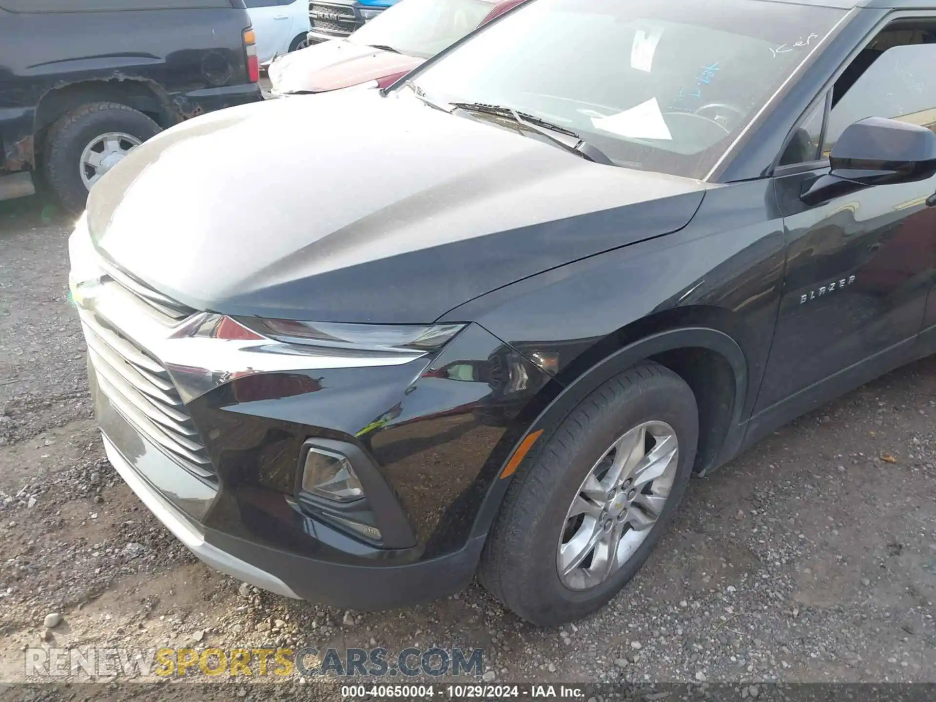 2 Photograph of a damaged car 3GNKBCRS6LS598592 CHEVROLET BLAZER 2020