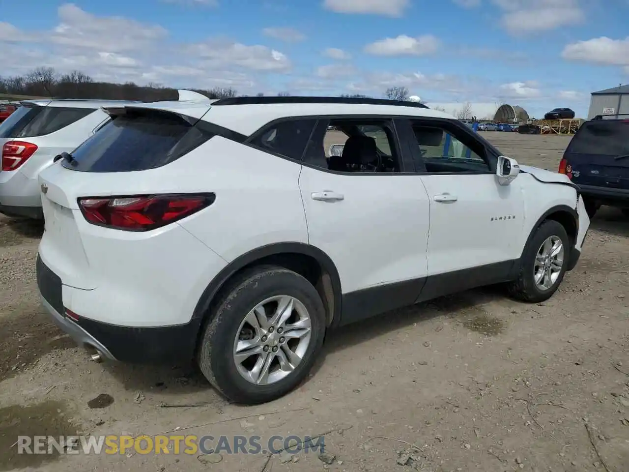 3 Photograph of a damaged car 3GNKBCRS7LS677883 CHEVROLET BLAZER 2020