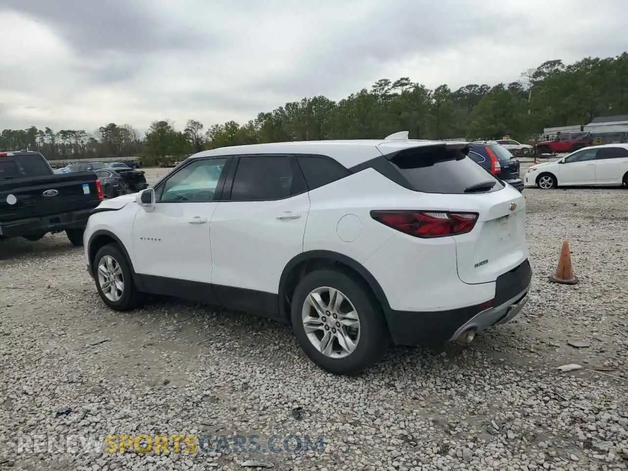 2 Photograph of a damaged car 3GNKBCRS8LS640146 CHEVROLET BLAZER 2020
