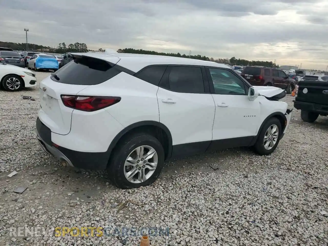 3 Photograph of a damaged car 3GNKBCRS8LS640146 CHEVROLET BLAZER 2020