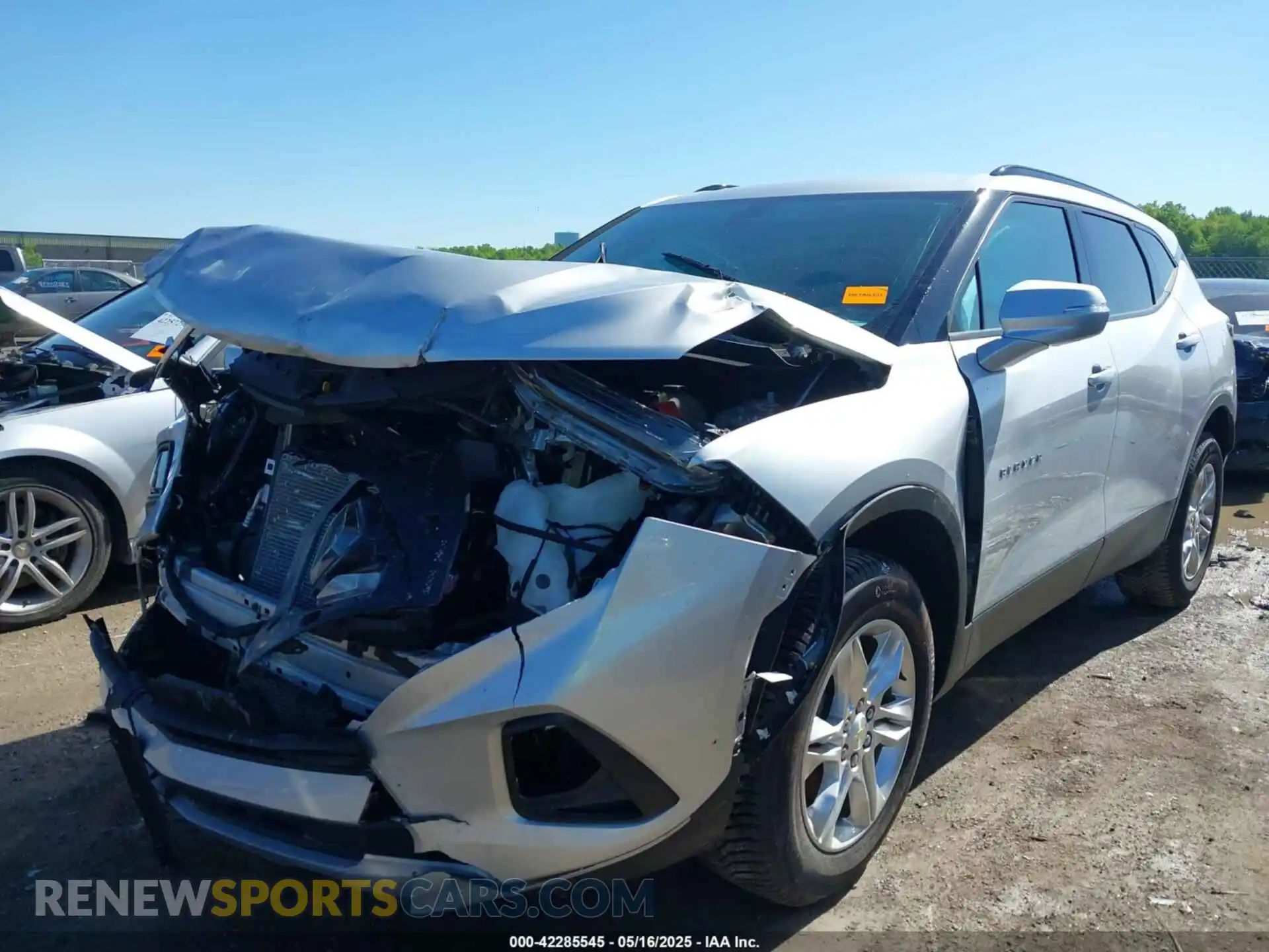 2 Photograph of a damaged car 3GNKBCRSXLS698873 CHEVROLET BLAZER 2020
