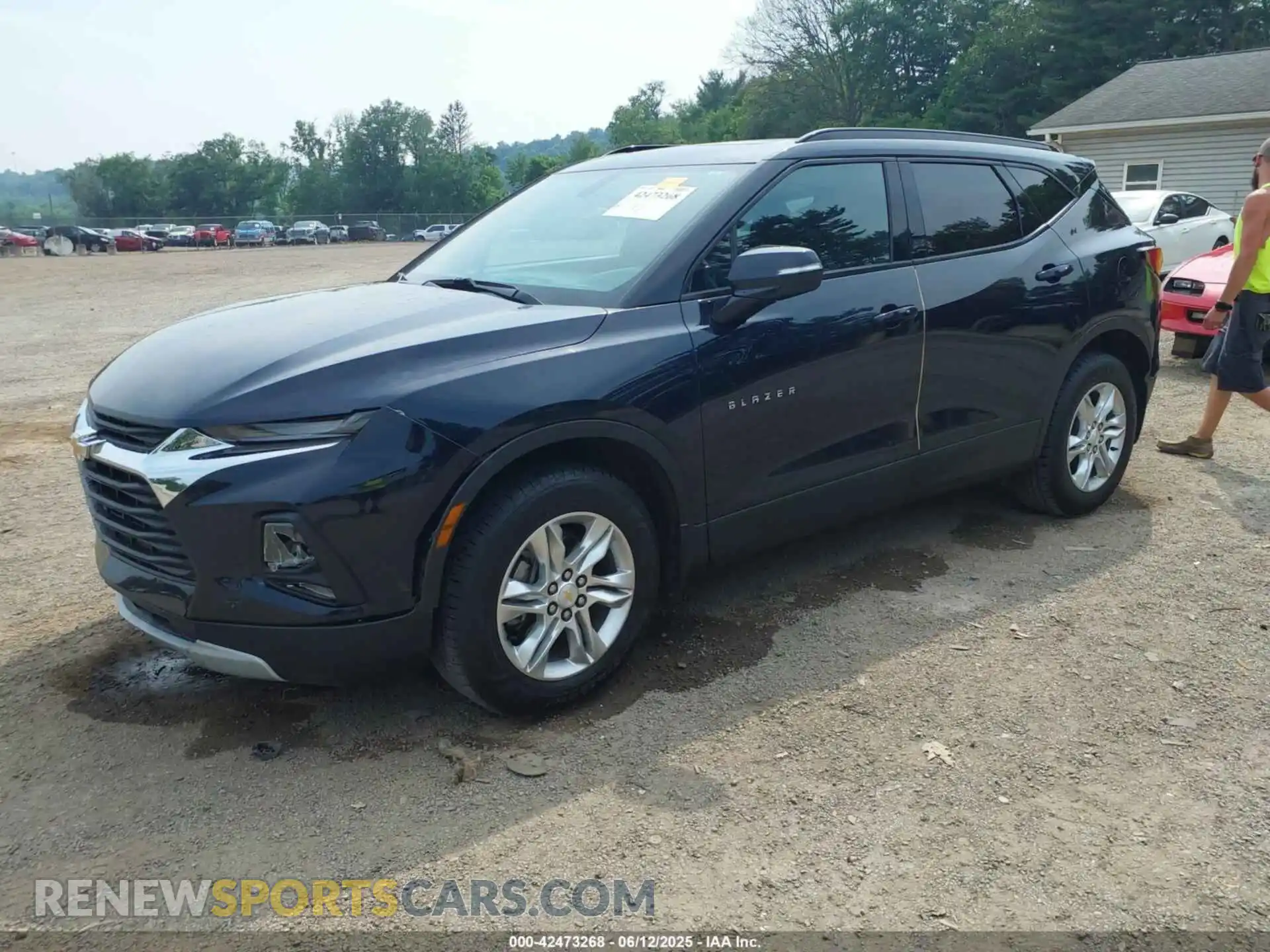 2 Photograph of a damaged car 3GNKBDRS2LS715963 CHEVROLET BLAZER 2020
