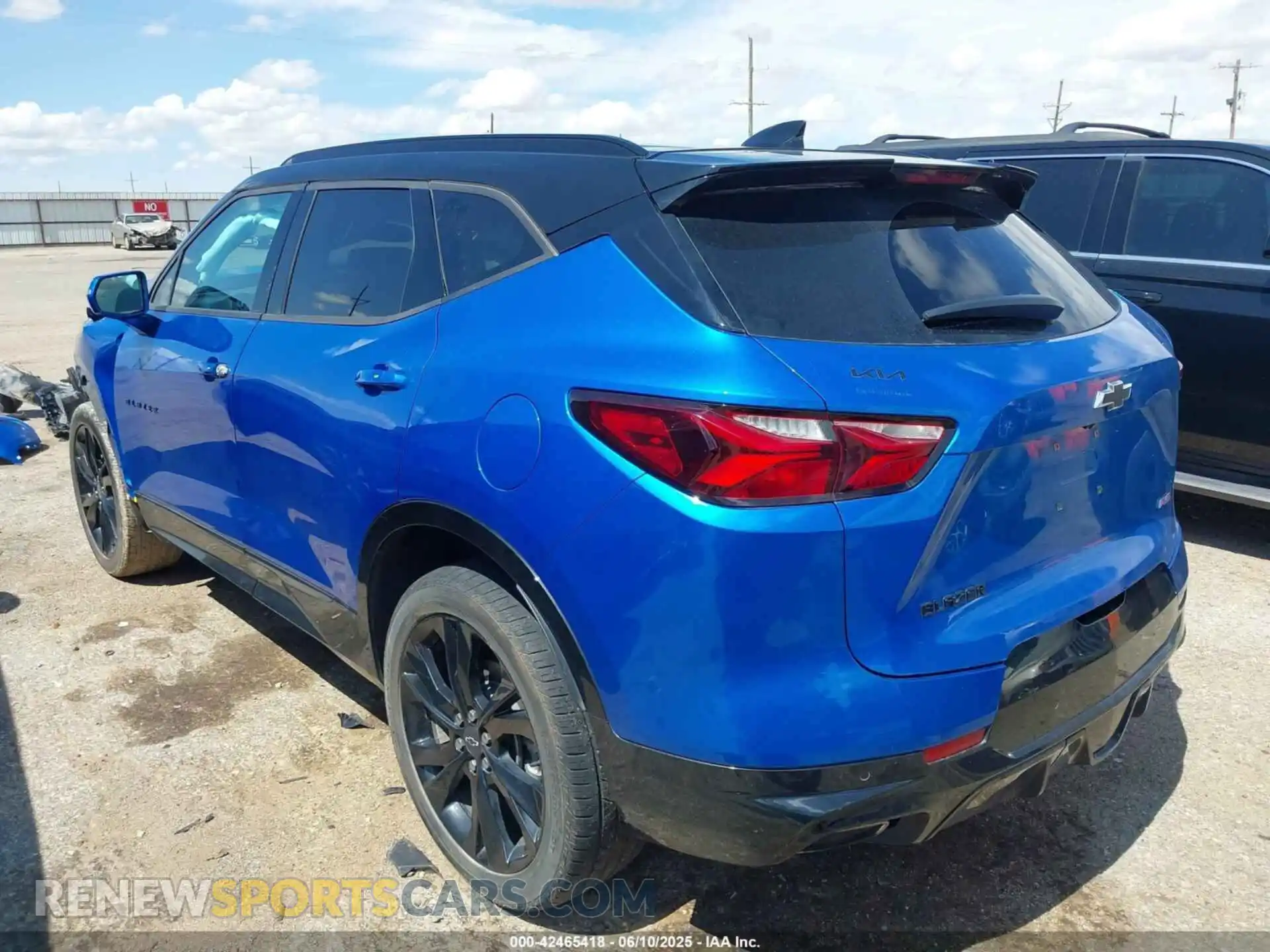 3 Фотография поврежденного автомобиля 3GNKBERS0LS563316 CHEVROLET BLAZER 2020